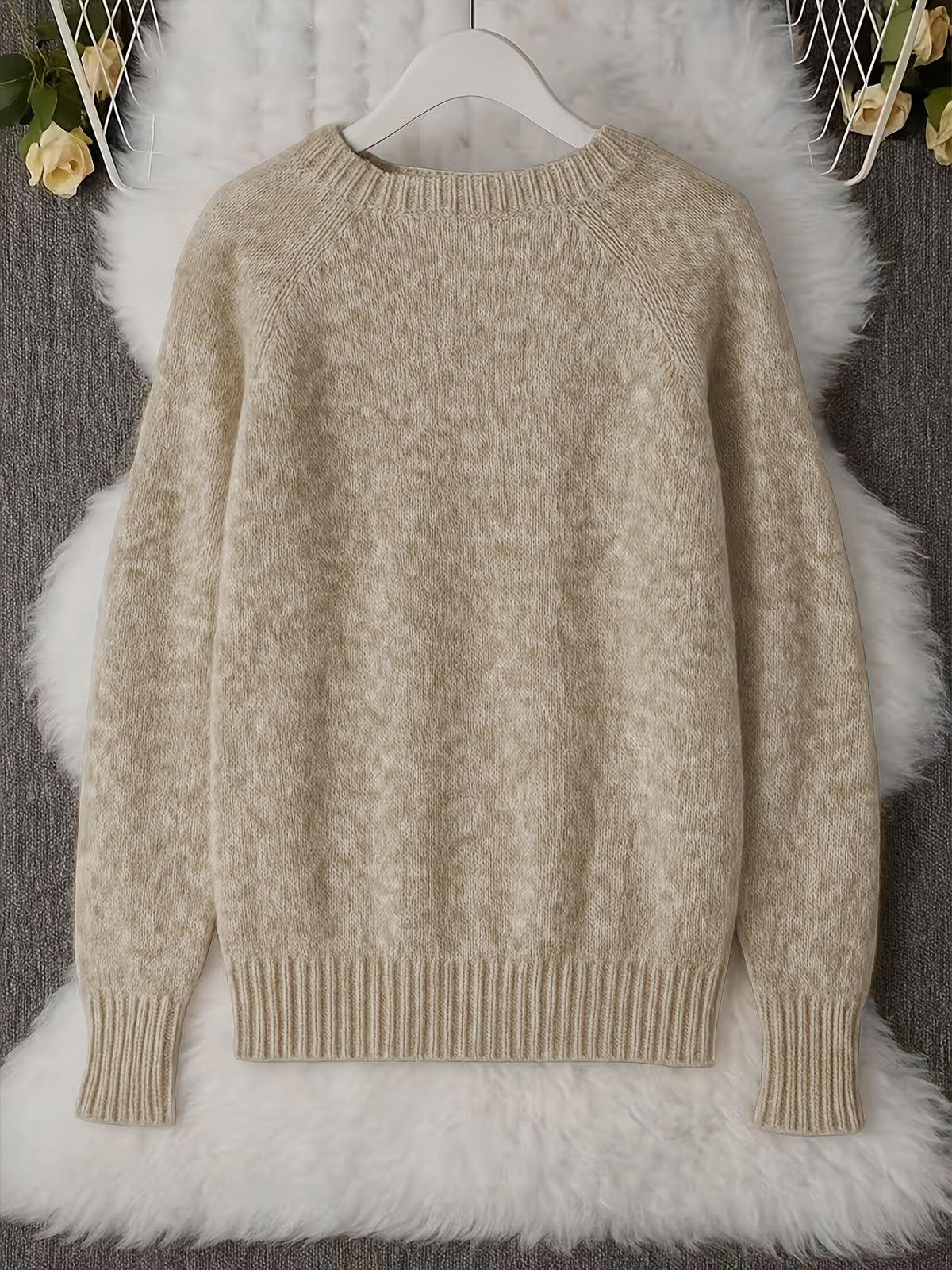 French-style Round-neck Sweater, Soft and Cozy, Elegant Design, Perfect for Spring and Autumn Commuting and Outings - Camel