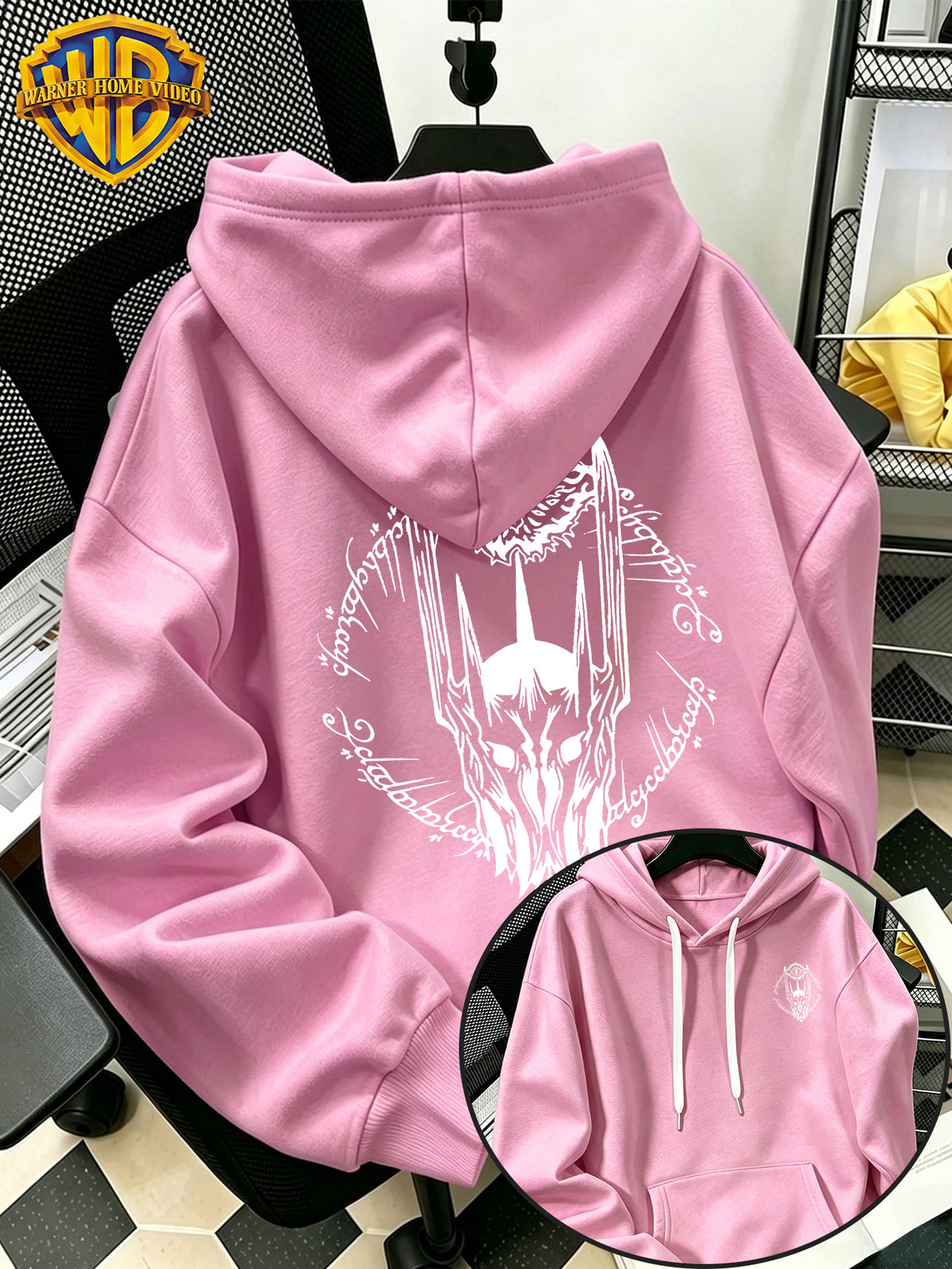 Authorized by Warner Bros., 2026 New Soren Helmet with White Line Print, Men'S Hoodie, Hooded Sweatshirt, Kangaroo Pocket And Drawstring Hat, Suitable for Daily And Outdoor Sports Wear, Autumn And Winter Warm Jacket, Fashionable Jacket - Pink Color