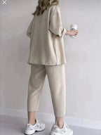 F009 Women's Relaxed Loose-Fit Shirt with No Headscarf, Drawstring Capri Pants, Comfortable Wide-Leg Pants Set for Early Morning Commutes - Apricot