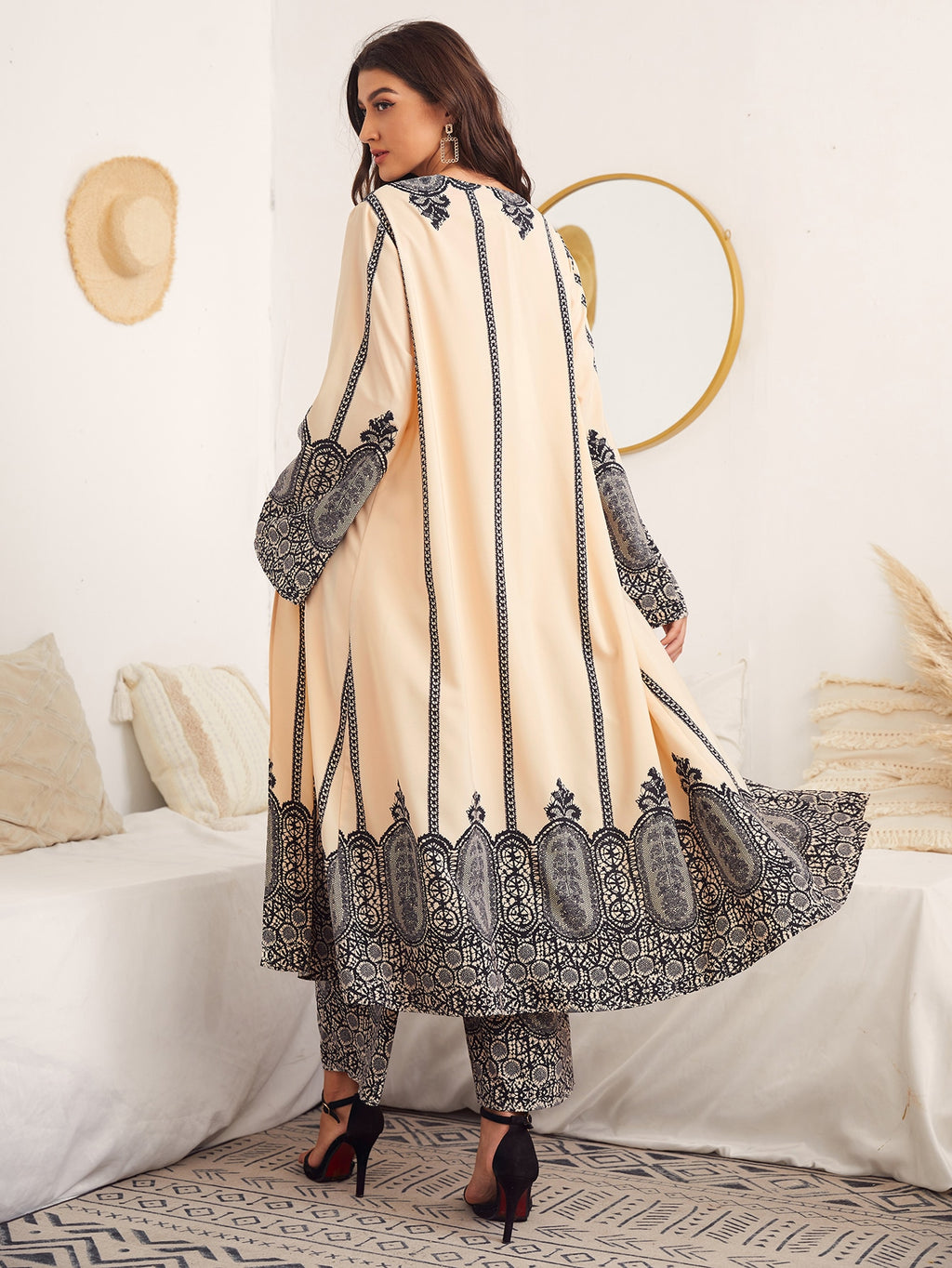 ZD0810056 New Middle Eastern Ethnic Artistic Pattern Robe Set for Women, Casual Elegant Comfortable Daily Outing Family Gathering Muslim Eid Loose Cardigan + Printed Wide-Leg Pants Casual Two-Piece Set - Apricot