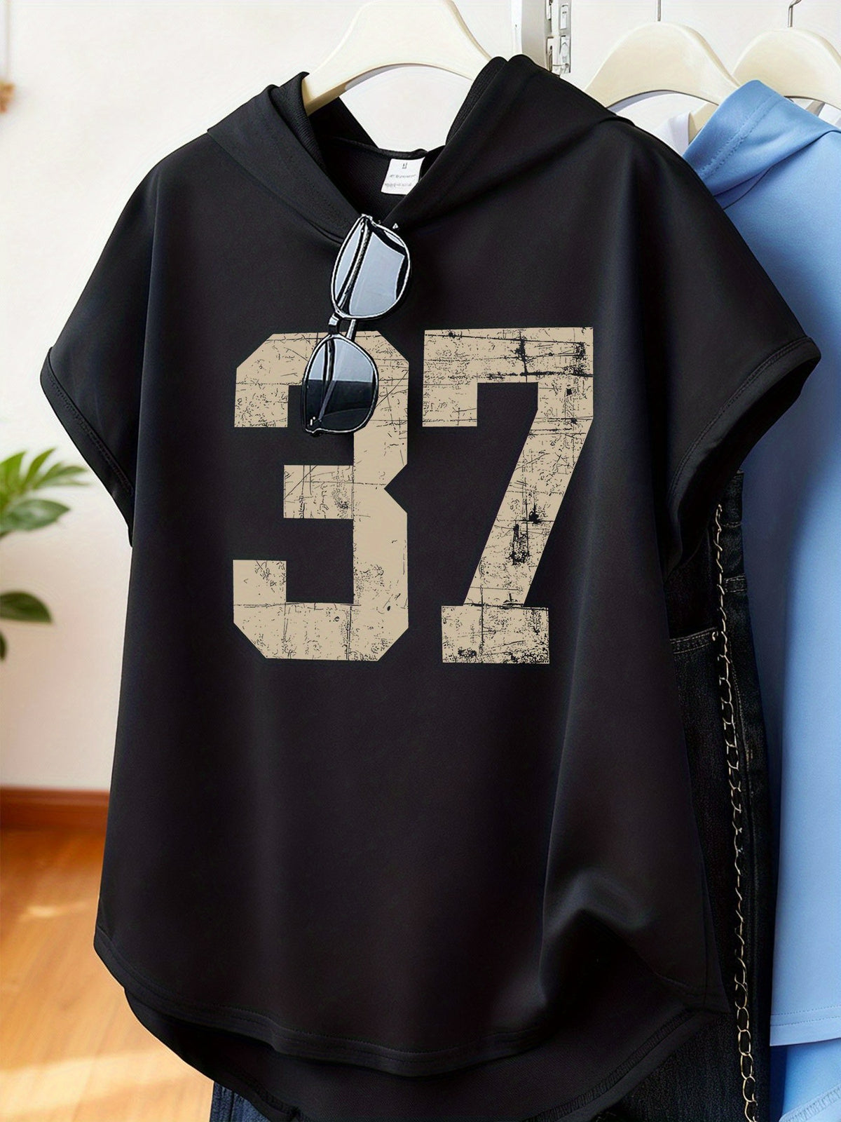 1pc Fashion Top, Polyester Fiber Material, Stylish Women's Waist-Cinching Batwing Short Sleeve Hooded Sweatshirt with Distressed Style Khaki "93.98cm Digital Print, Loose Fit Casual Short Sleeve, Fabric, Spring/Summer, Multiple Colors Available - Black