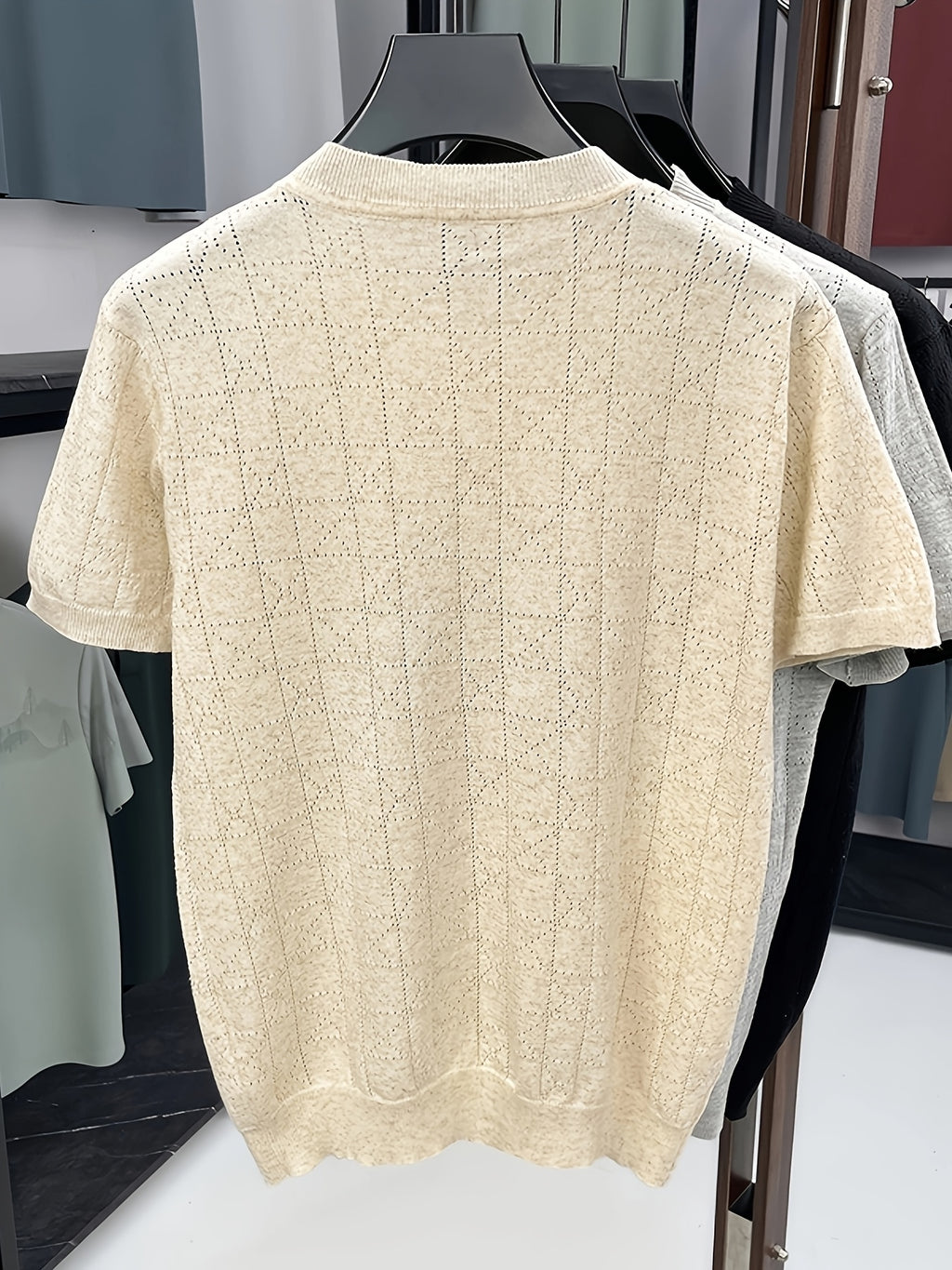 Men's Breathable Hollow-Out Short Sleeve T-Shirt/Polo Shirt - Lightweight Round Neck Loose-Fit Top with Hollow-Out Texture, Solid Color Base Layer -Compatible for Casual & -Casual Wear, Machine Washable Suitable for - Apricot