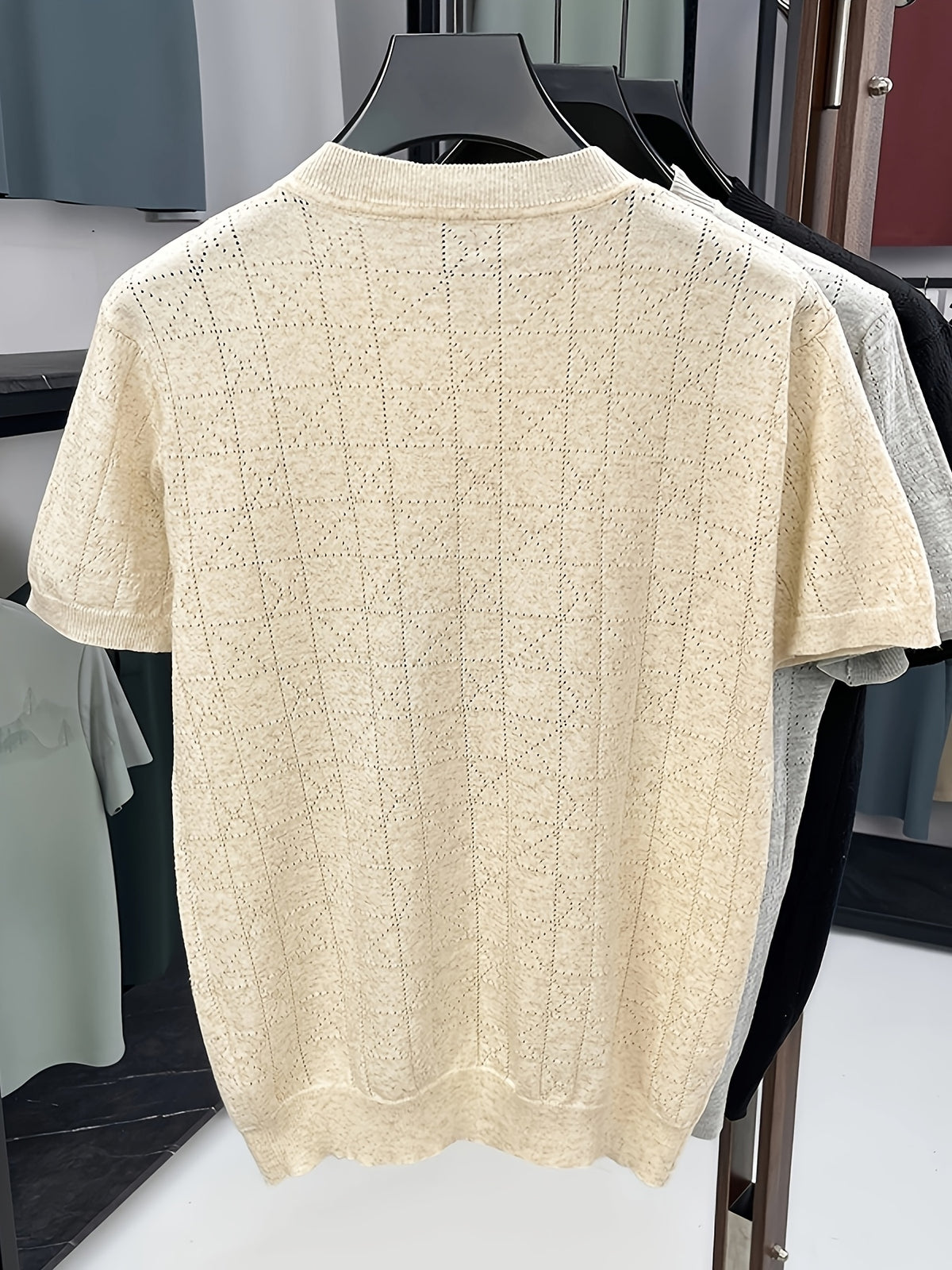 Men's Breathable Hollow-Out Short Sleeve T-Shirt/Polo Shirt - Lightweight Round Neck Loose-Fit Top with Hollow-Out Texture, Solid Color Base Layer -Compatible for Casual & -Casual Wear, Machine Washable Suitable for - Apricot