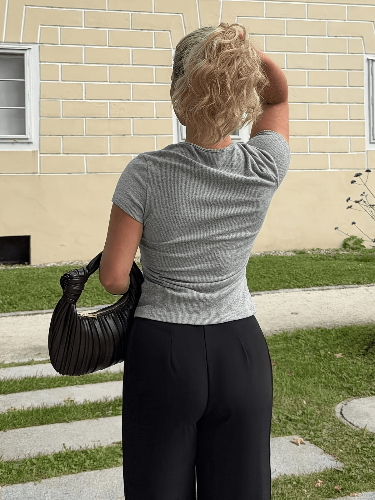 Solid Color Slim-Fit Short Sleeve Women's Single-Breasted Ribbed Waist-Cinching Everyday Versatile Commuter Hot Cardigan T-Shirt - Silvery Grey