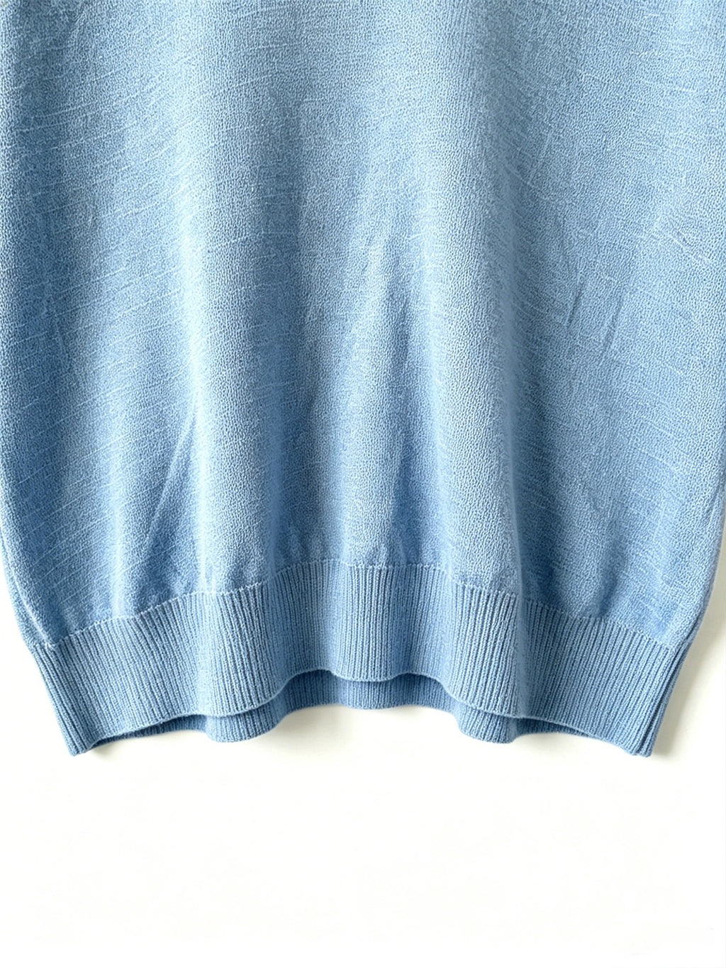 Men's Thin Knit Short-Sleeve Polo Shirt with Simple Line Hummingbird Embroidery and Lapel Collar, Casual Top - Sky Blue