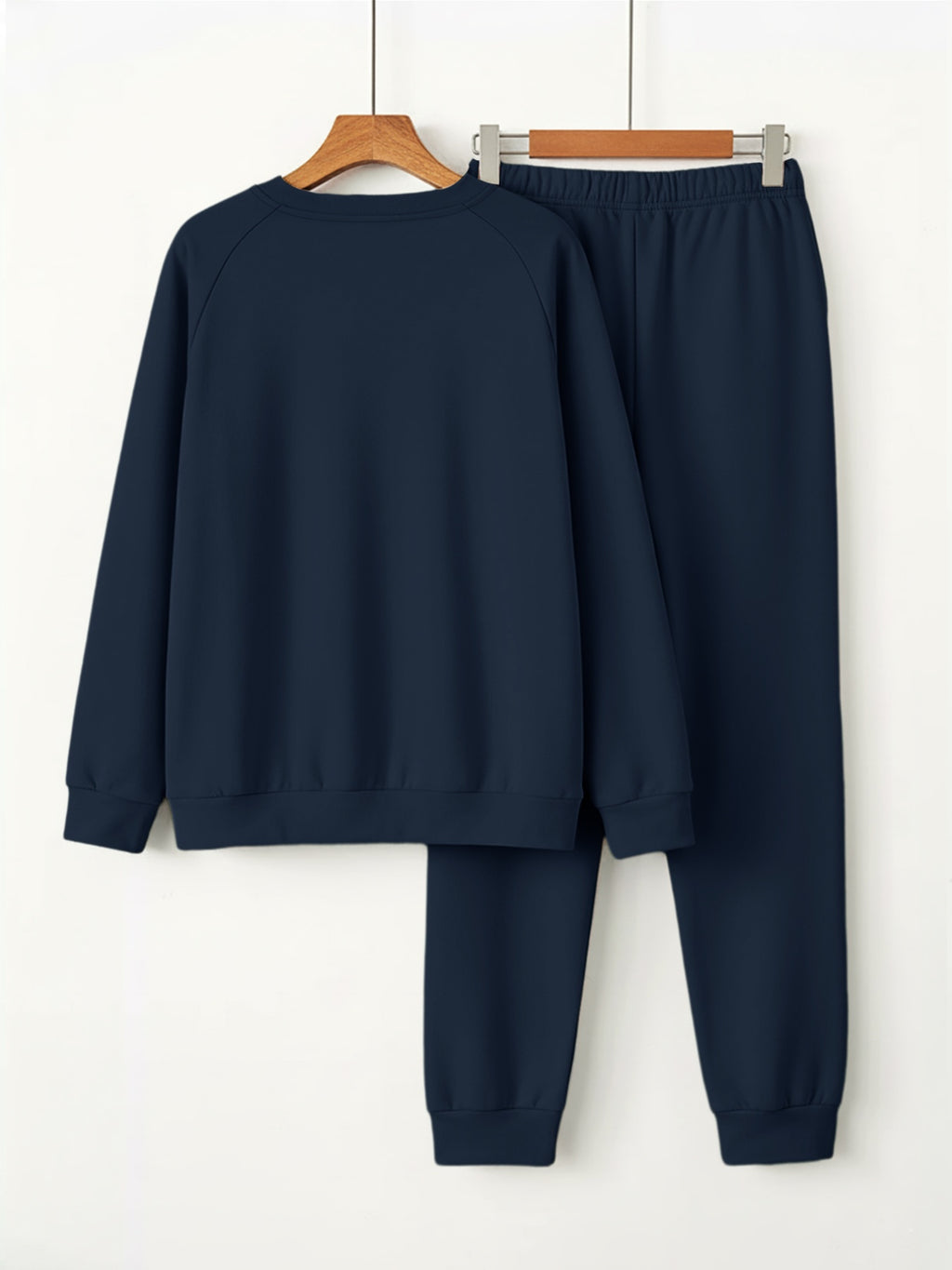 Plus Size Women'S Graphic Print 2pcs Outfit Set, V-Neck Raglan Sleeve Long Sleeve Tee And Elastic Waist Jogger Pants, Casual Loose Loungewear, Fall Winter Daily Wear - Navy Color