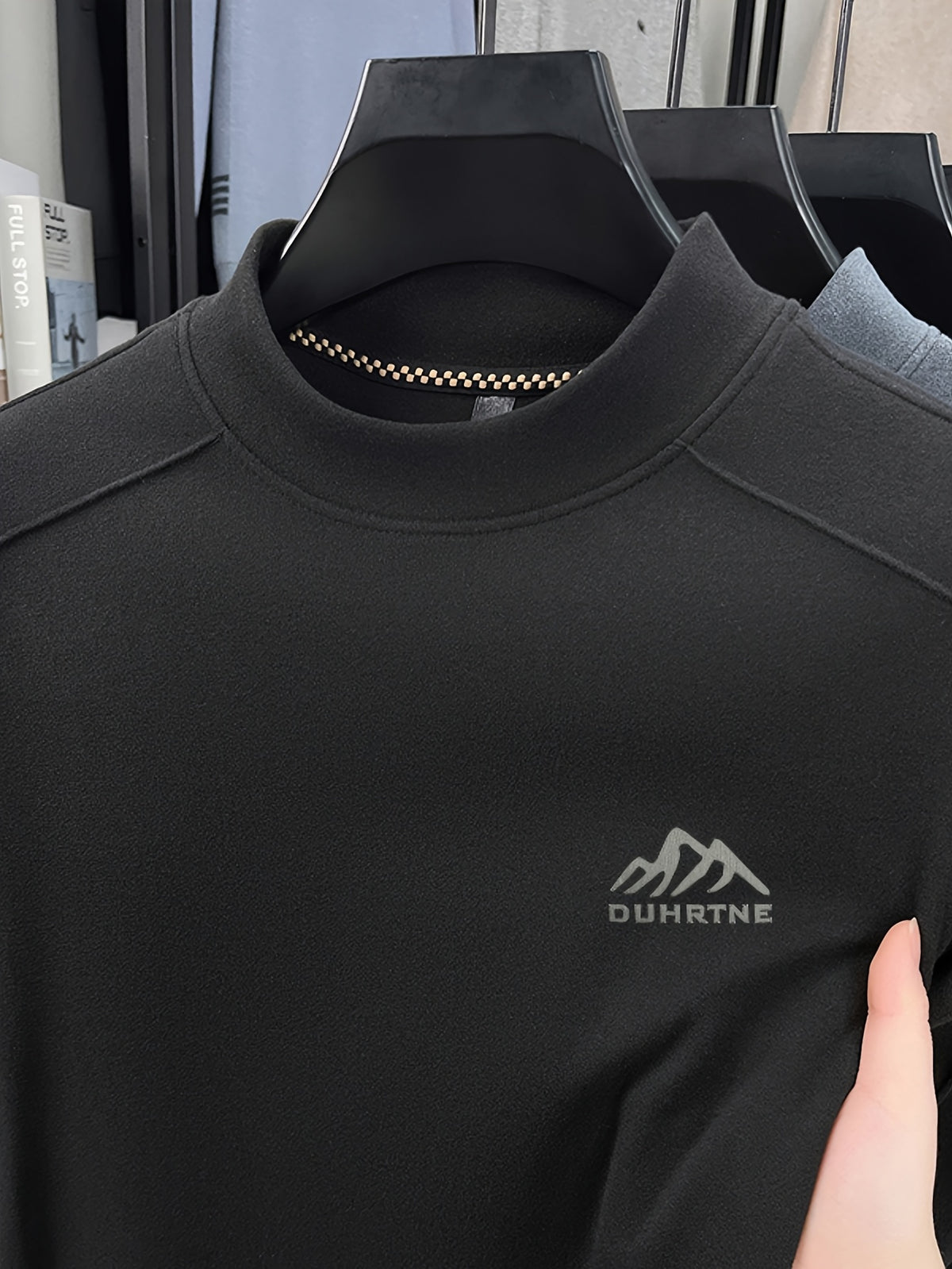 Minimalist Urban Velvet Base Layer for Warmth and Urban Casual Style - Black