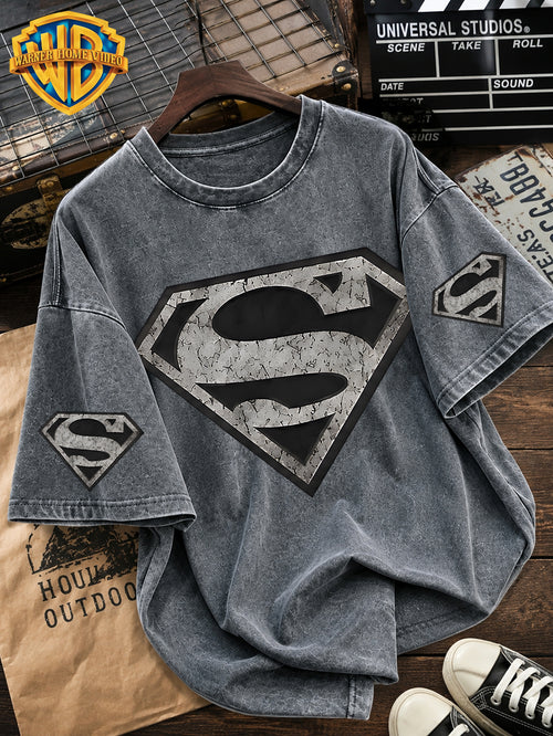 'Superman' Logo Pattern T-shirt, Cracked S Shield Print, Vintage Washed Short-sleeved Round-neck Shirt, Retro Casual Street Style, Suitable for Summer, Daily Wear, Movies and Fan Events - Grey