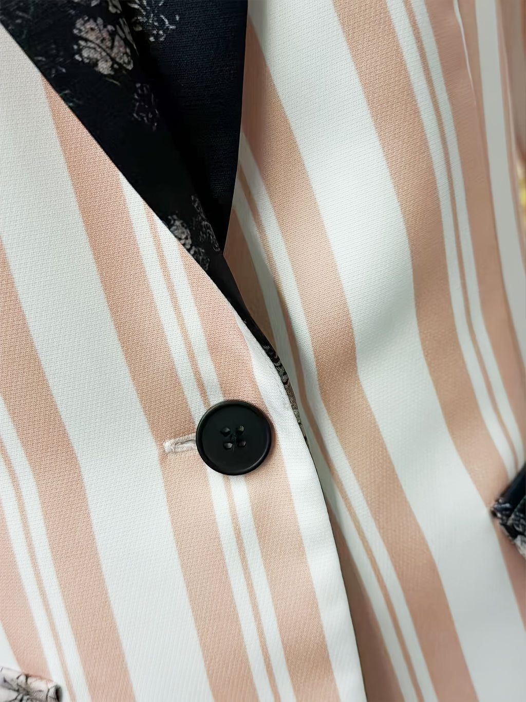 1pc of Women'S Contrasting Color Design Striped Suit Jacket, Spliced Print Single-Breasted Casual Small Suit, Casual Elegant Contrasting Color Lapel Cuff Design, Slim And Slimming Small Suit, Suitable for Workplace And Daily Wear - Mixed colors