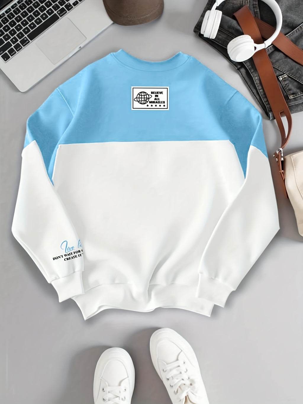 Printed Design – Not Textured, No Embroidery/Sequins, Non-Fabric. This Is a Men's Casual Printed Long-sleeve Sweatshirt - Mixed Color 2