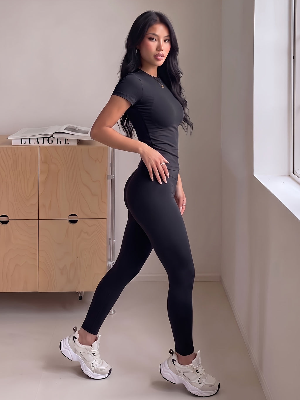 Round Neck Short Sleeve High-Waist Butt-Lifting Pants Set, Stretchy Nude-Feel Skin-Friendly 2pcs Set, Quick-Drying Breathable Wear, Tummy Control Peach Butt Training Outfit, Versatile Wearable Outer Casual Swear. 4-Way Stretch with Zero Restriction - Black