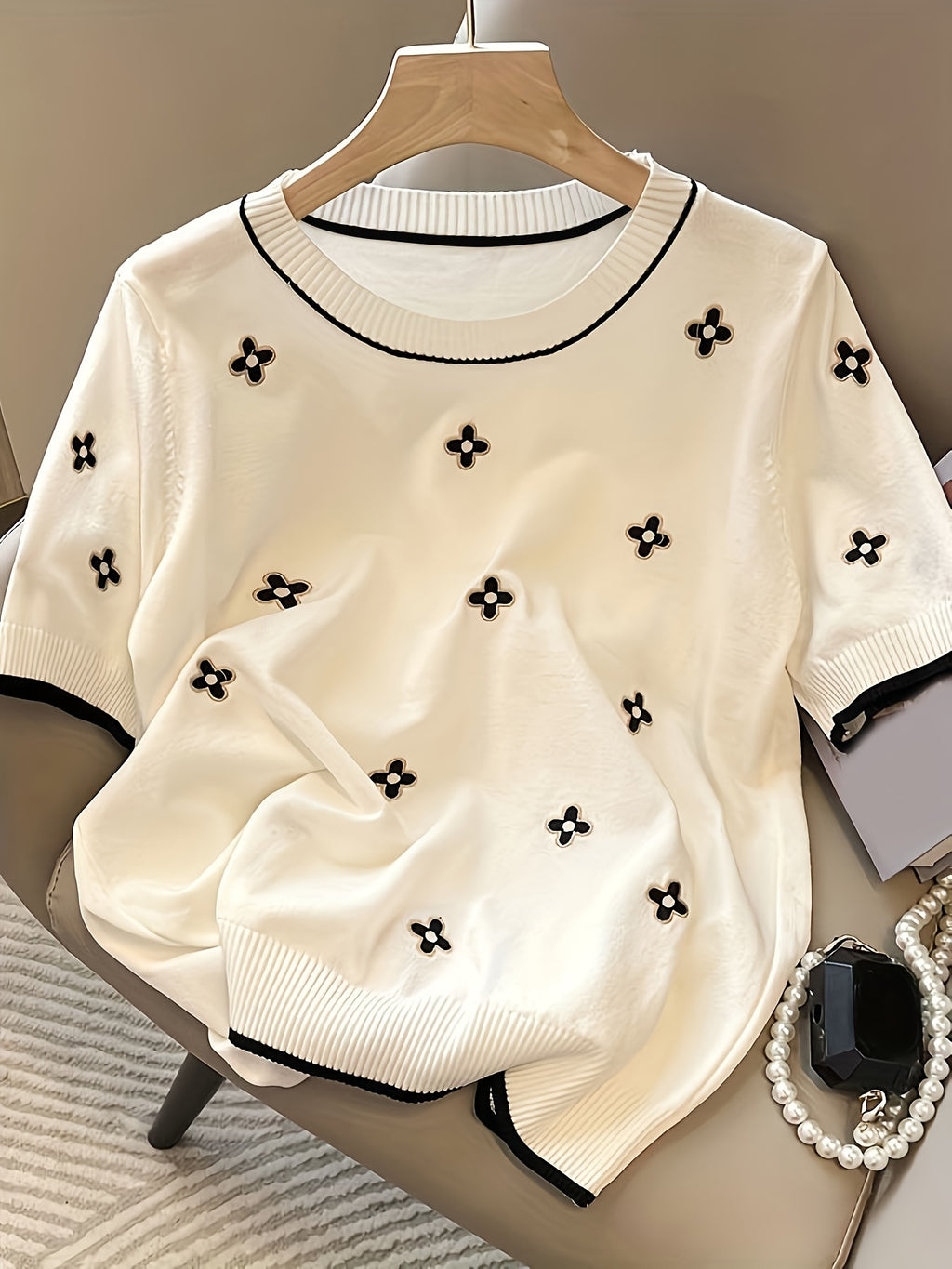 New Versatile Short Sleeve Top Casual Simple Loose Round Neck Embroidered Thin Style - White