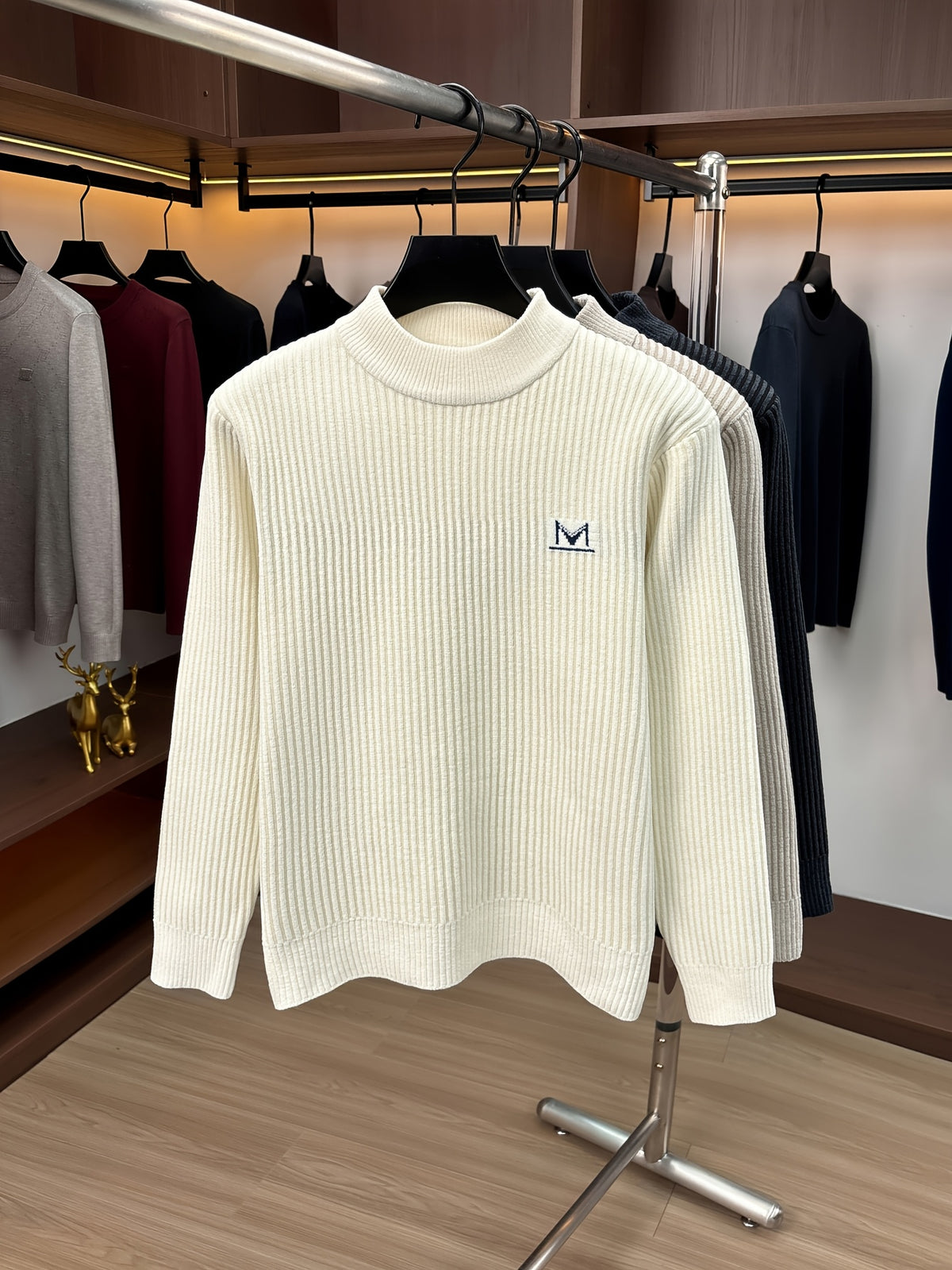 Minimalist Urban Knit Round Neck Sweater Portable Daily Commute - Beige Color
