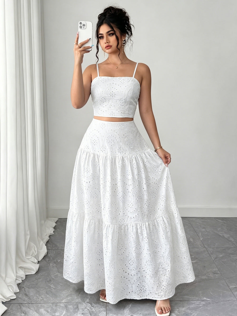 Two-Piece Embroidered Maxi Dress, Bohemian Style with Layered Ruffle Hem. Perfect for Dates, Vacations, Picnics, And Beach Outings. Comfortable And Versatile Women'S Dress - White