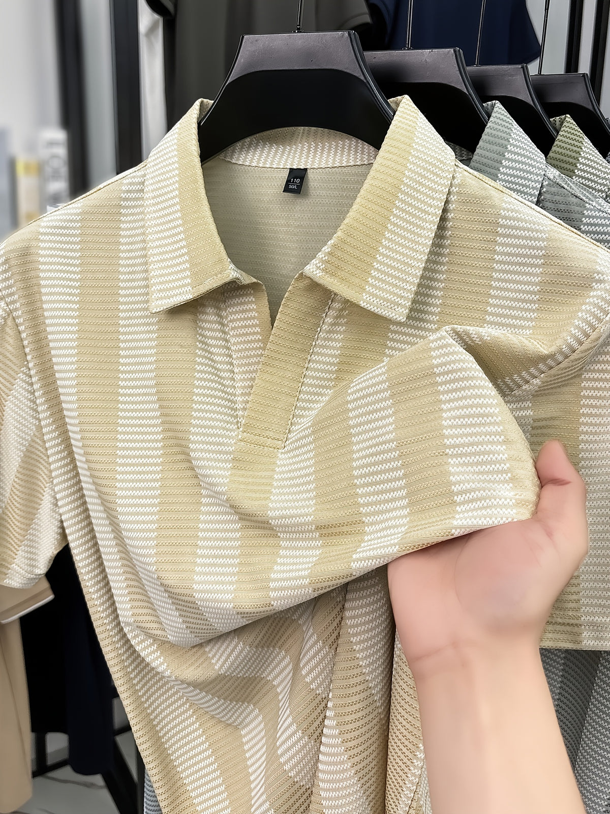 [Sleek Awakening OBM] Spring/Summer New Men'S Polo Shirt, Old Money Style Knit Jacquard Striped Contrast Half-Button Placket Cutaway Collar Short Sleeve T-Shirt for Men, Fashionable And Versatile Pullover Base Layer Top - Apricot