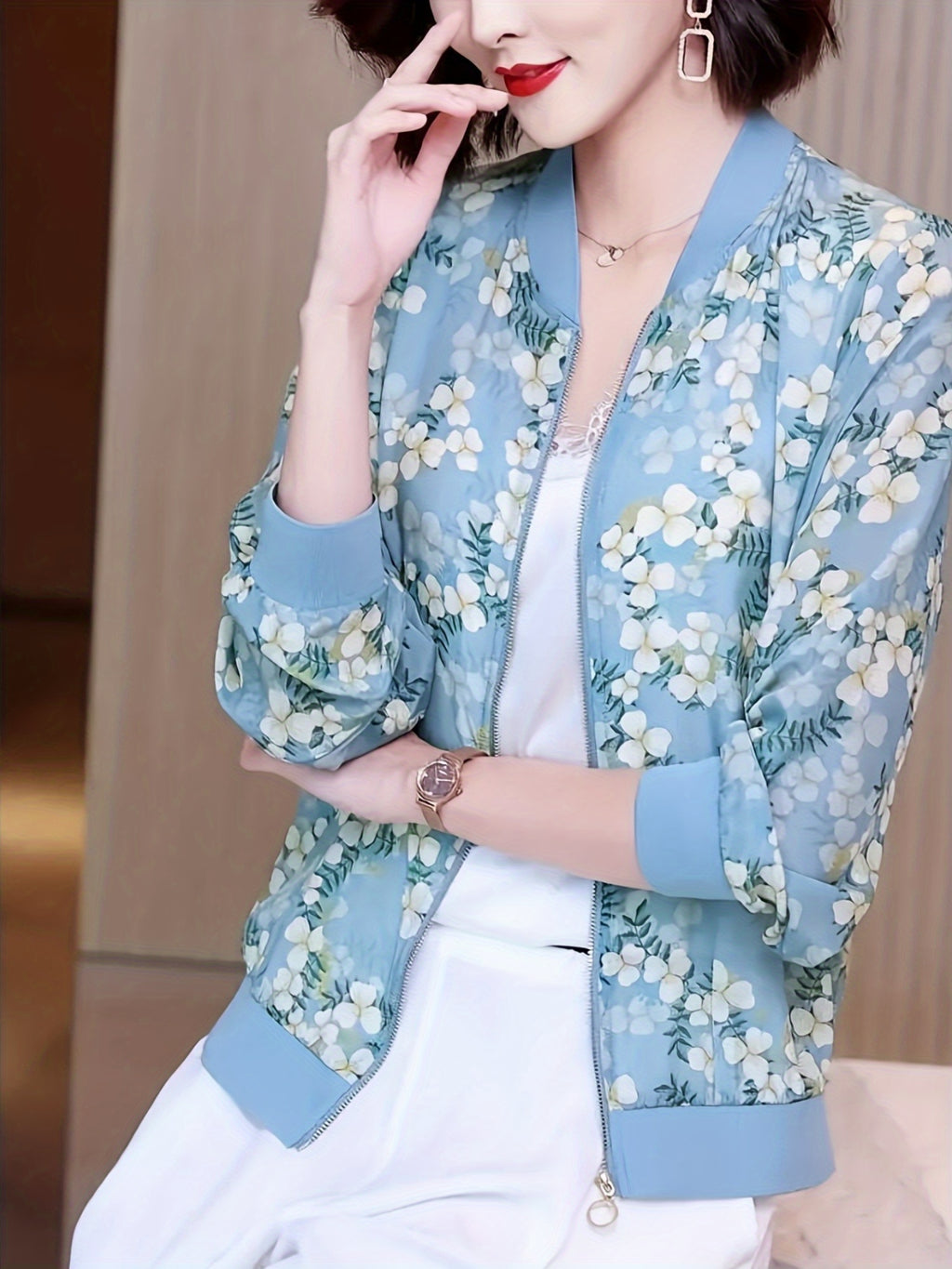 Women'S Elegant Floral Lightweight Long Sleeve Jacket, Blue Floral Pattern, Multi-Season Use for Spring Summer Fall, Suitable for Casual Or Fashionable Attire, Autumn Trench Coat, Elegant Floral Jacket, Loose Fit, Vibrant Floral Print - Light Blue