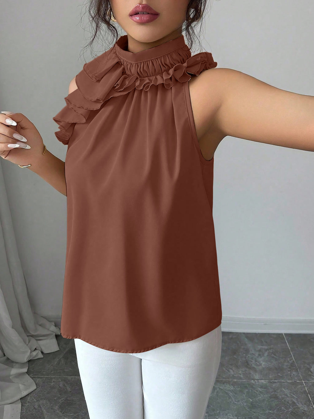 Fashionable Office Women's Solid Color Halter Top, Versatile Pleated Halter for Daily Gatherings, Sleeveless Top Suitable for Spring and Autumn, Standard Size Women's Top - Bean color
