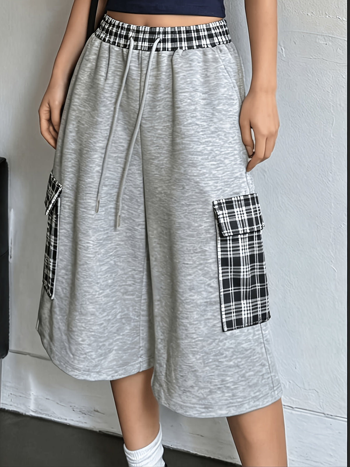Women's Y2K Vintage Plaid Patchwork Cargo Capri Pants - High-Waisted Wide-Leg Sweatpants with Drawstring Waist & Knee-Length Length Suitable for Spring Summer Fall, Casual Wear, Machine Washable Pocket Design - Grey