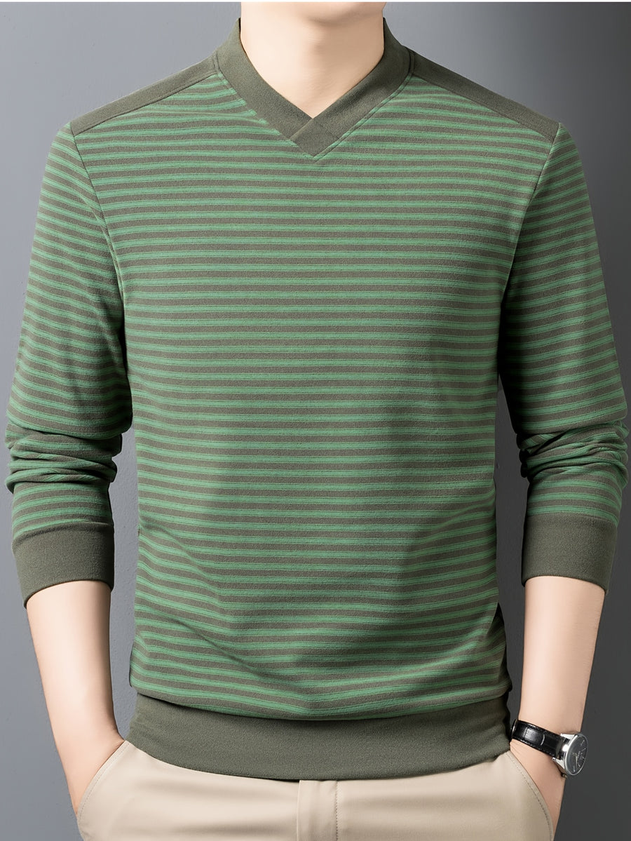 New Spring, Autumn, and Winter V-Neck Men's Long-Sleeve T-Shirt, Fashionable Casual Thin Striped Top, Stylish, Elegant, Youthful, and Versatile Men's Apparel, Soft, Skin-Friendly, Close-Fitting, Comfortable, and Warm Clothing HL2531 - Green
