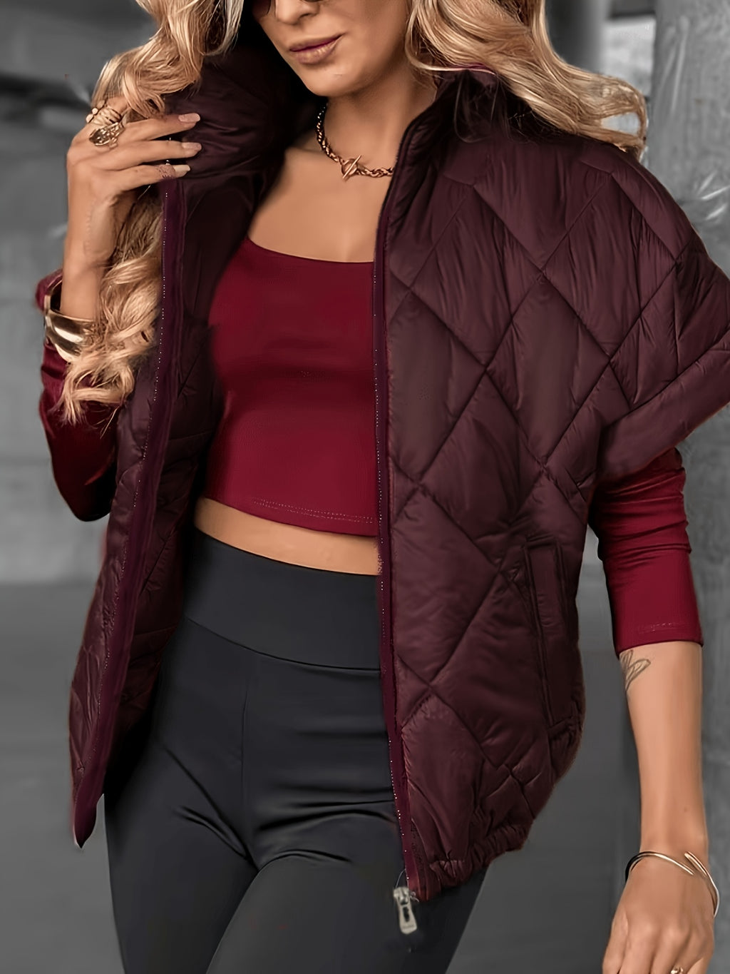 Women'S Sleeveless Quilted Jacket for Spring And Autumn | Solid Color Design, Zipper Closure, with Practical Pockets, Slim Fit, Multi-Layer Structure Enhances Warmth, Taking Into Account The Wearing Needs of Casual And Formal Occasions - Brick Red