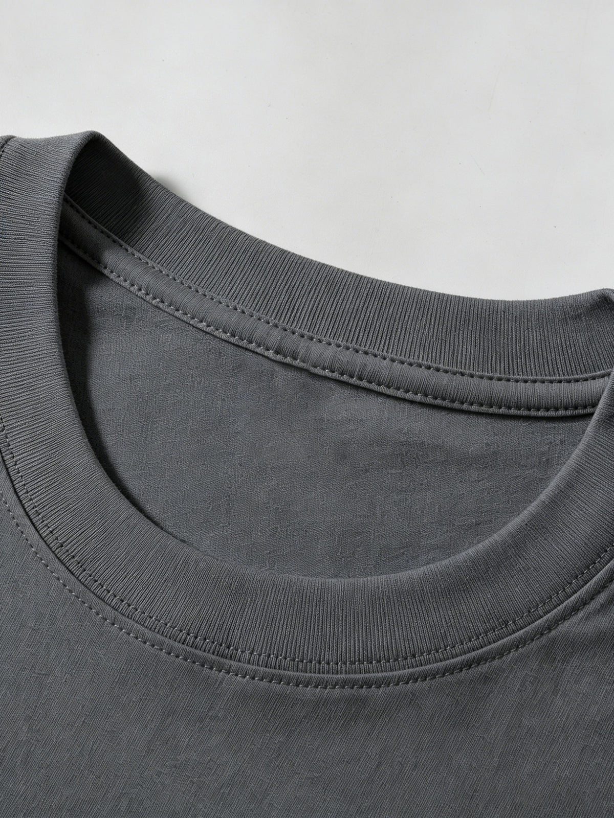 Short Sleeve T-Shirt Top, Crew Neck, Pure Cotton, Crew Neck, Popular Summer Travel Time, Suitcase, Globe, Luggage Tag Illustration Design, Versatile Style, Holiday, Breathable Pattern Print, New Summer Fabric, Comfortable for Daily Outings - Deep Gray