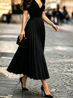 1pc Women's Skirt, Spring/autumn Solid Color Stretch Waist Sun Pleat A-line Skirt - Black