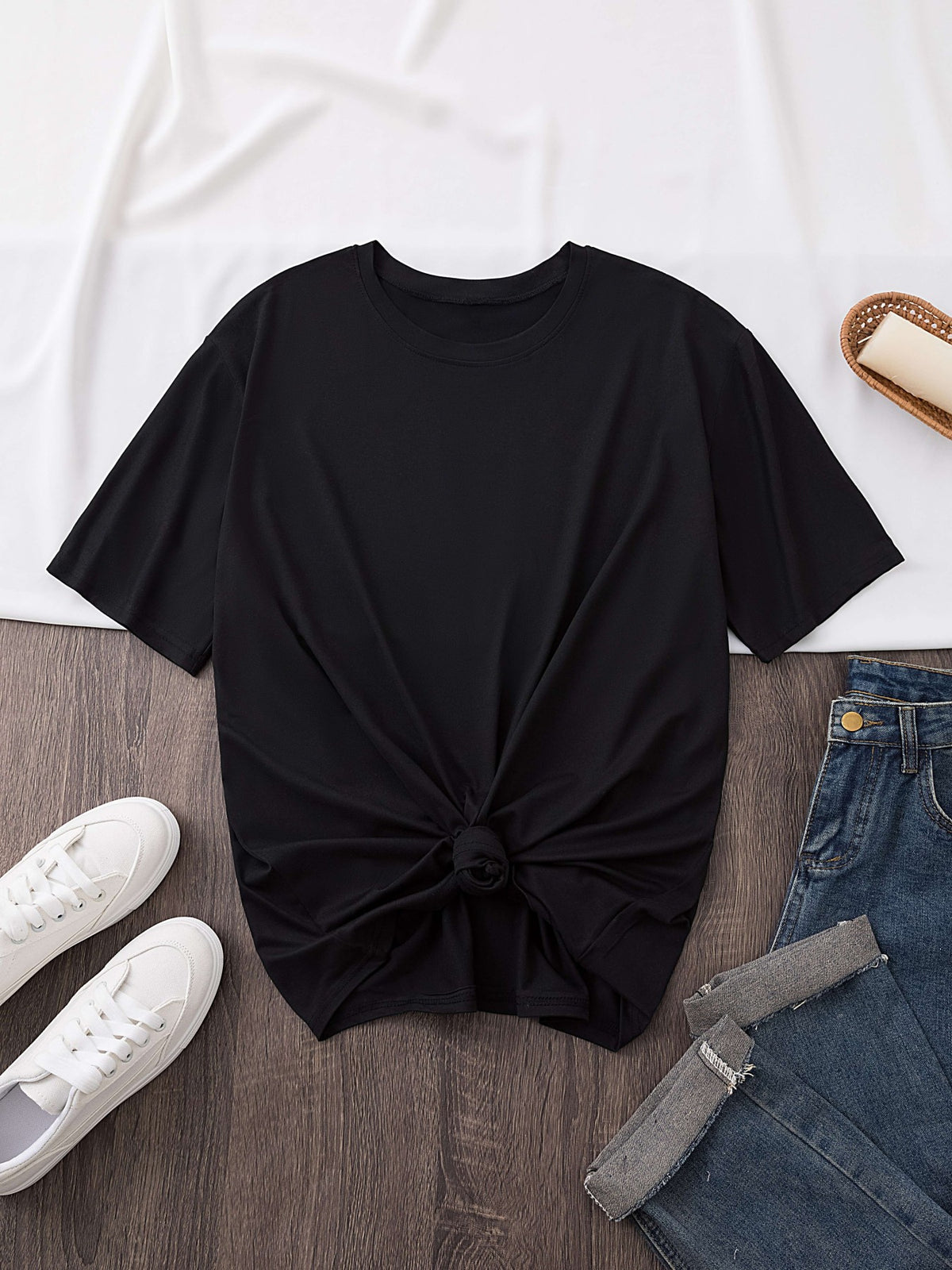 Spring And Summer Trendy Butterfly Print Women'S Casual Fashion Round Neck Short Sleeve T-Shirt, a Stylish Top for - Black