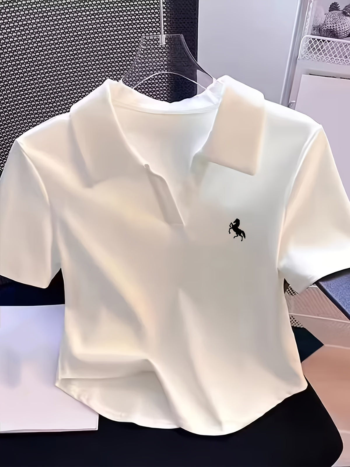 Women's Summer Short-Length Sexy and Slim-Fit Stretchy Short-Sleeve T-Shirt in White, Casual and Fashionable Blouse Style - White