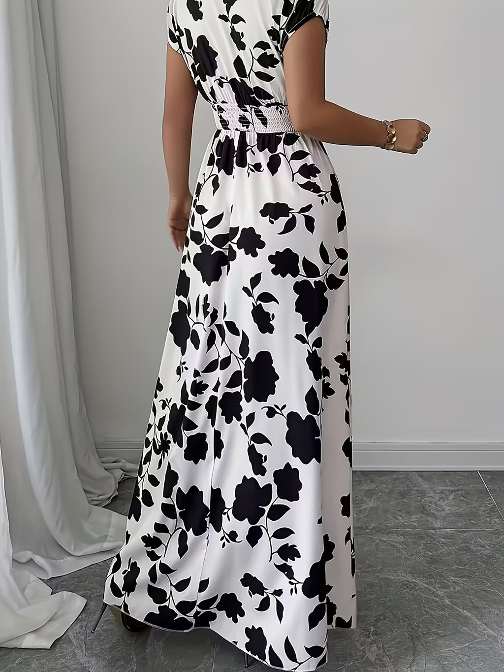 Ladies' V-Neck Floral Print Casual Long Dress | Perfect for Spring/Fall, Shirred Detail, A-Line Pendulum Style - Black