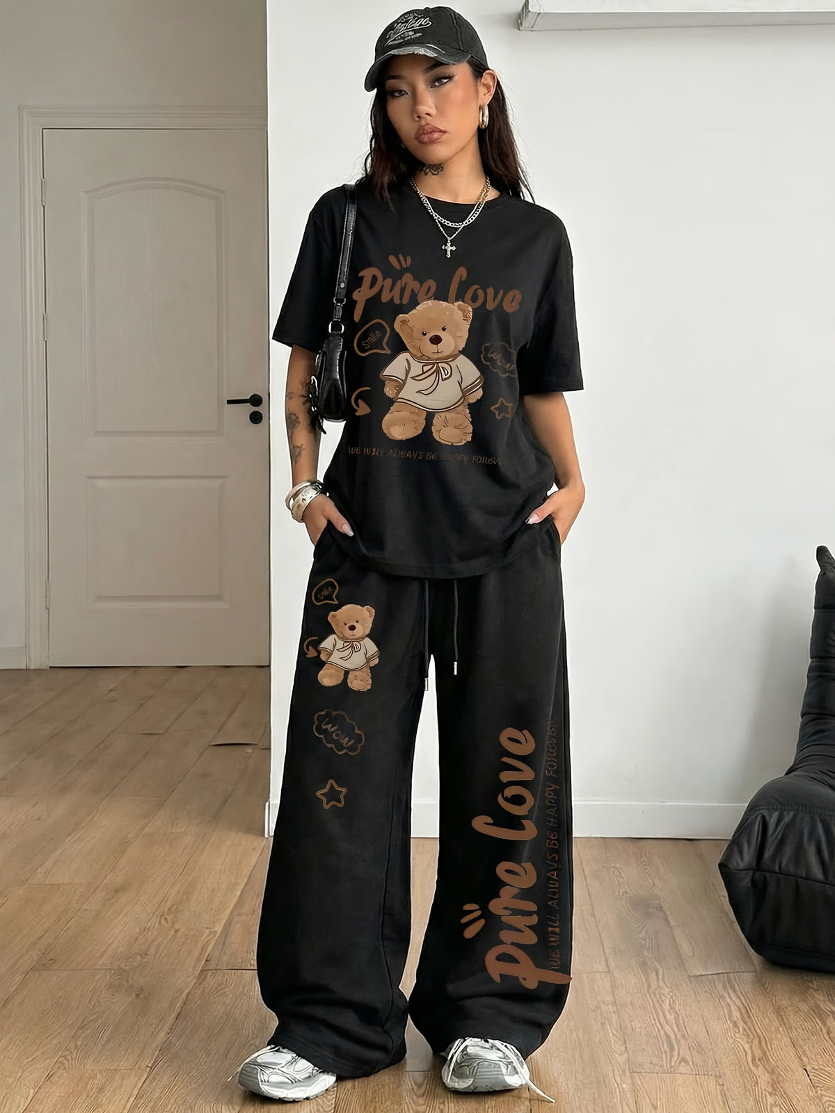Women's 2-Piece Set: Spring/Summer Fun "Brown Bear" Heart and Letter Print Daily Y Casual T-Shirt with Drawstring Loose Straight-Leg Pants. Soft, Comfortable, Niche Hip-Hop Y2K Versatile Streetwear T-Shirt Set, Suitable for Summer Outings - Black