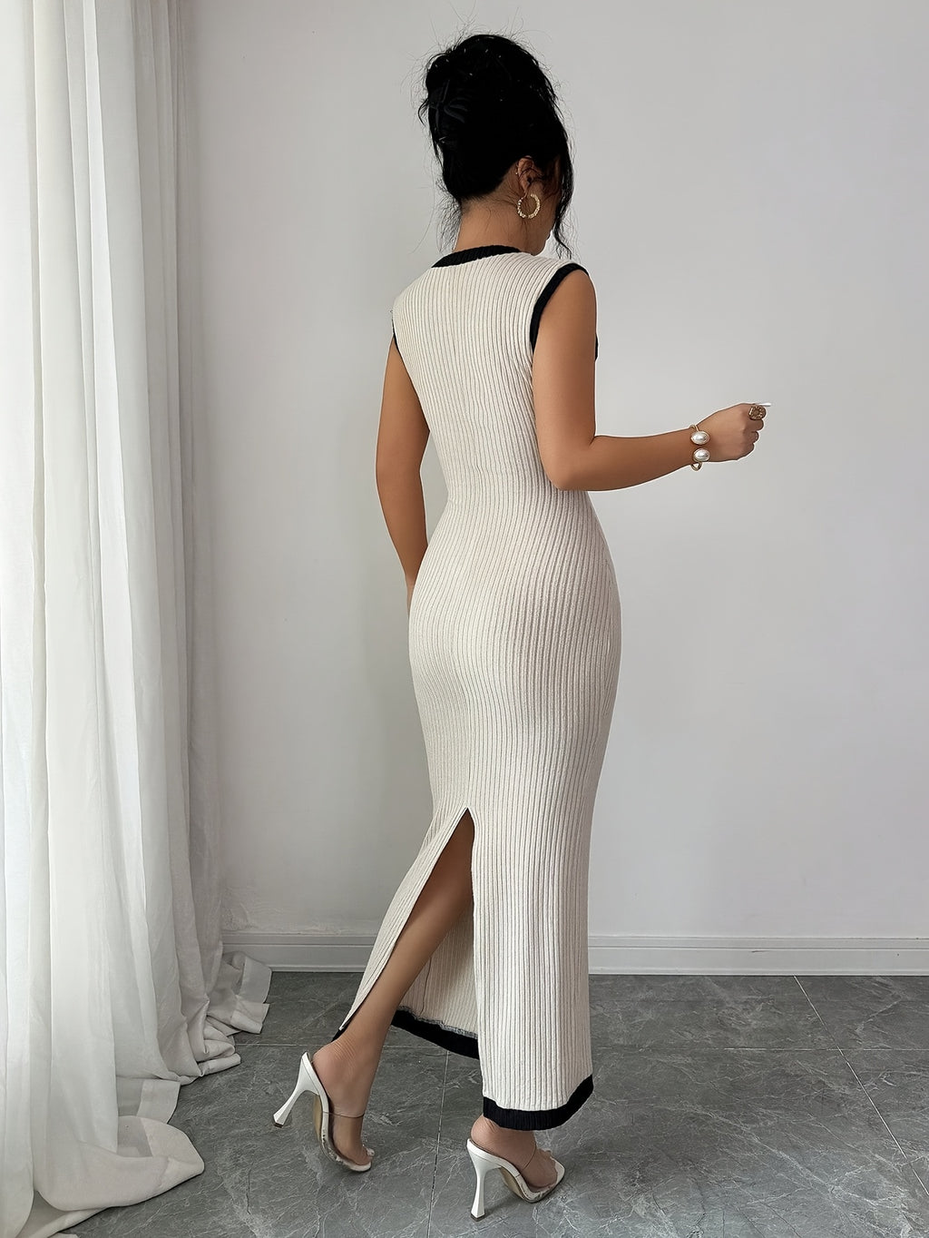 Women'S Spring And Summer Textured Pit Stripe, Elastic Waist-Cinching Dress, Metal Design, Color Block And Patch, Mid-Length Spring And Summer Dress, Apricot Dress, Stylish Casual Dress, Outdoor Wear, Holiday Style, Party Style - Apricot