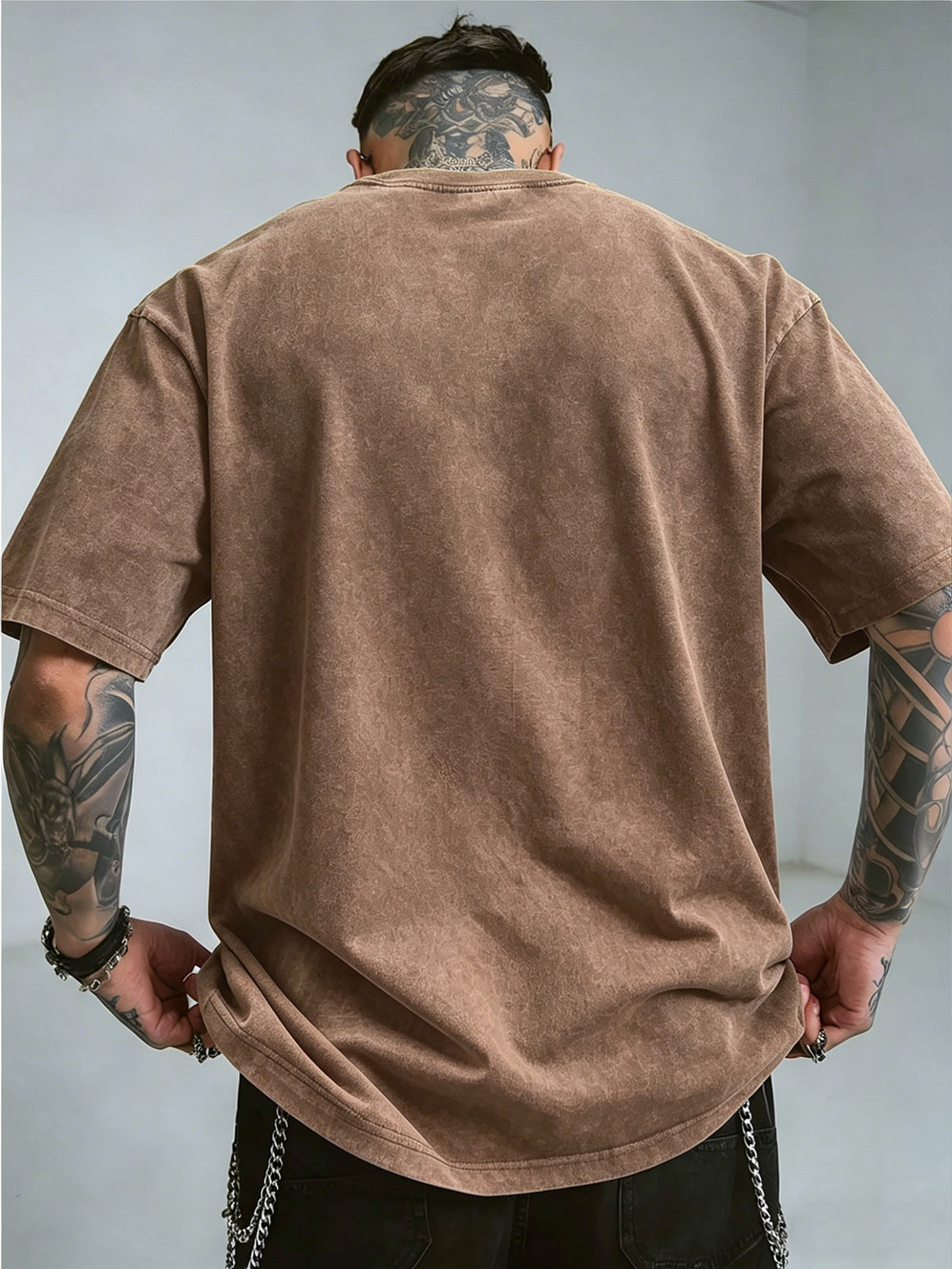 Warner Bros. Officially Authorizes Portrait Pattern Printed Retro Washed Distressed Short Sleeved T-shirt for Both Men and Women, Machine Washable Daily Commuting Outdoor Sports and Leisure Top - Coffee Color