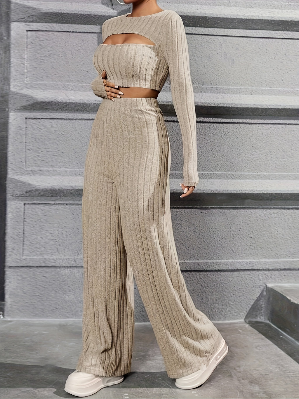Elegant Directional Women'S Long-Sleeve T-Shirt And Casual Long Pants Set - Khaki