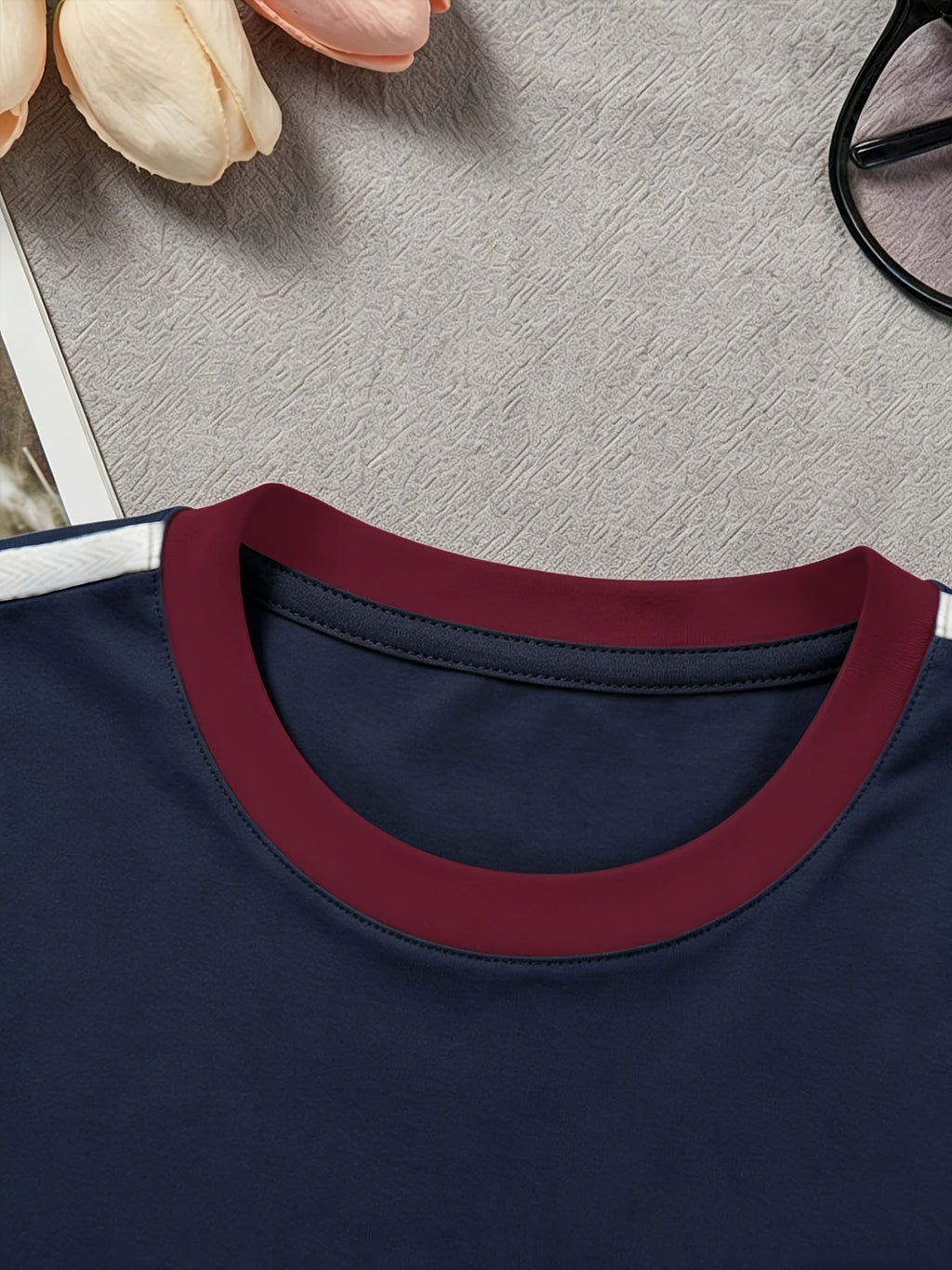 1pc New European American Women'S Contrast Trim Design Short Multicolor T-Shirt Slim Short Sleeve - Cartoon Fun Retro Individual Niche Y2K Dark Gothic Style Easy Creative Heart Spider Web Pattern Print Design Fashion Sweet Cool Trendy Street Hot Sty - Navy Color