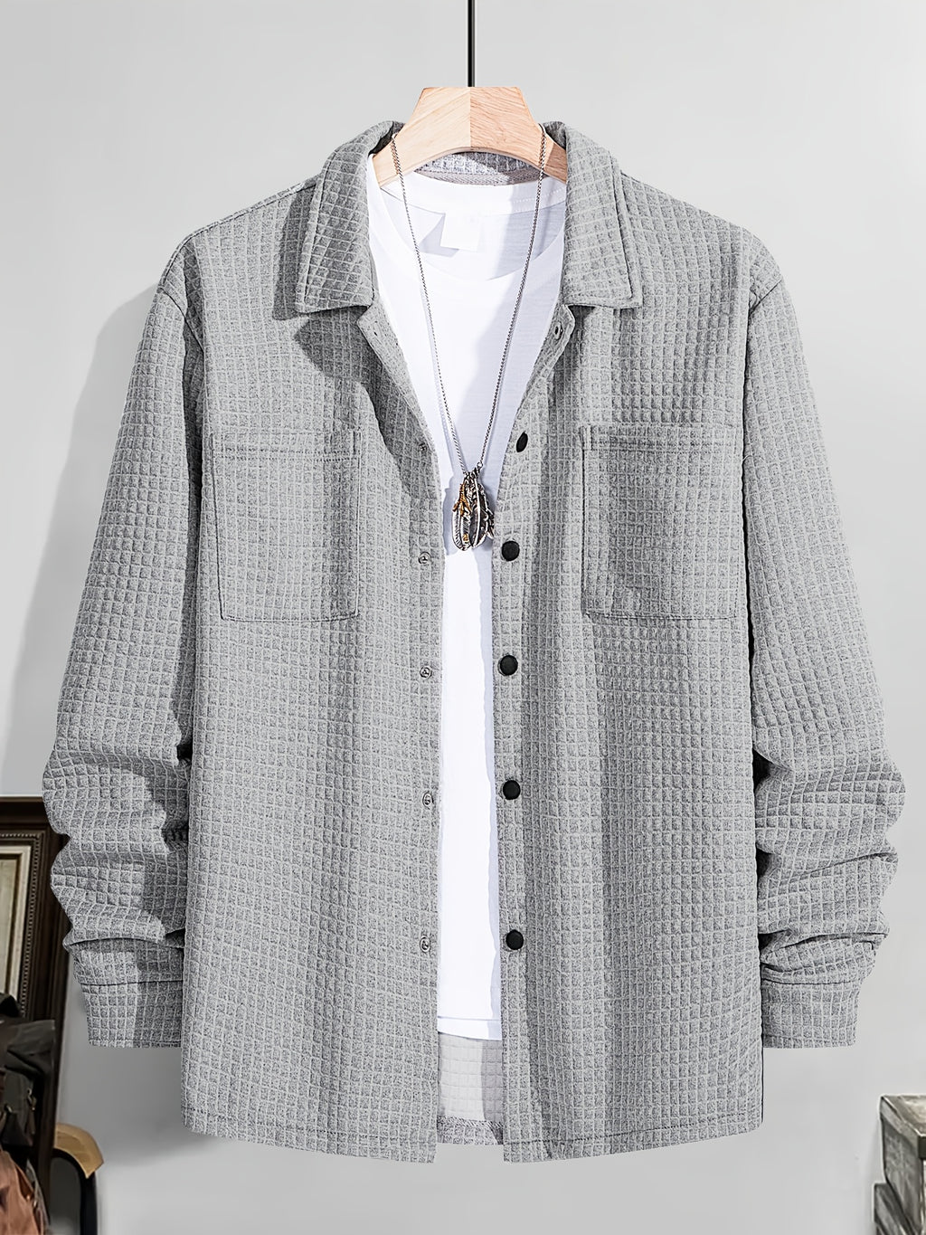 Men's Casual Solid-color Long-sleeve Shirt, Made of Comfortable Waffle-knit Fabric, Featuring a Double Chest Pocket Design, Front Button Placket, and a Loose-fit Lapel Open-front Cardigan Top, Suitable for Daily Wear and Commuting in Spring - Light Grey