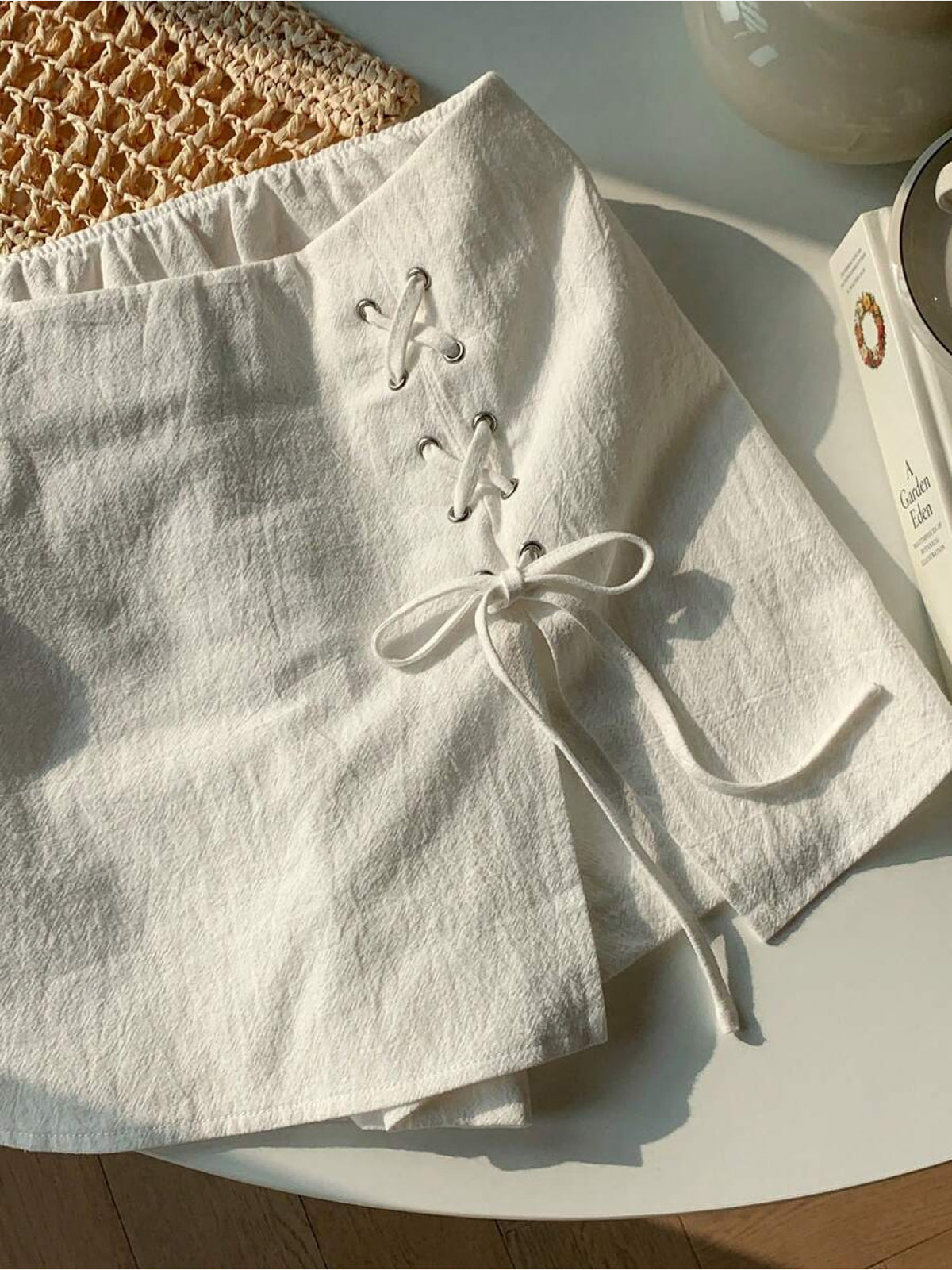 Women's Casual Daily Commuter Simple Solid-color Belted Slit Culottes, Summer Comfortable Breathable Short Skirt Half Skirt - White