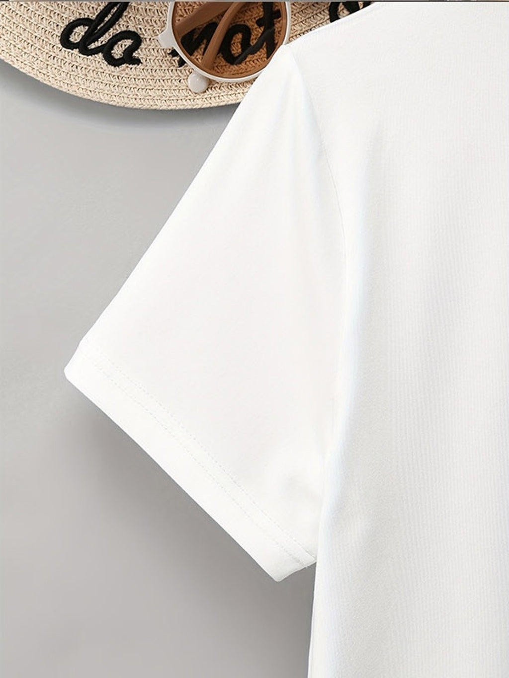 Women'S White T-Shirt with Blue Retro Graphic Prints, Featuring "LIMITED EDITION", "ORIGINAL" And ESTD 1973 Lettering Designs, Made of Fabric, Multiple Specifications Available, Ideal for Daily Casual Wear And Weekend Outings - White