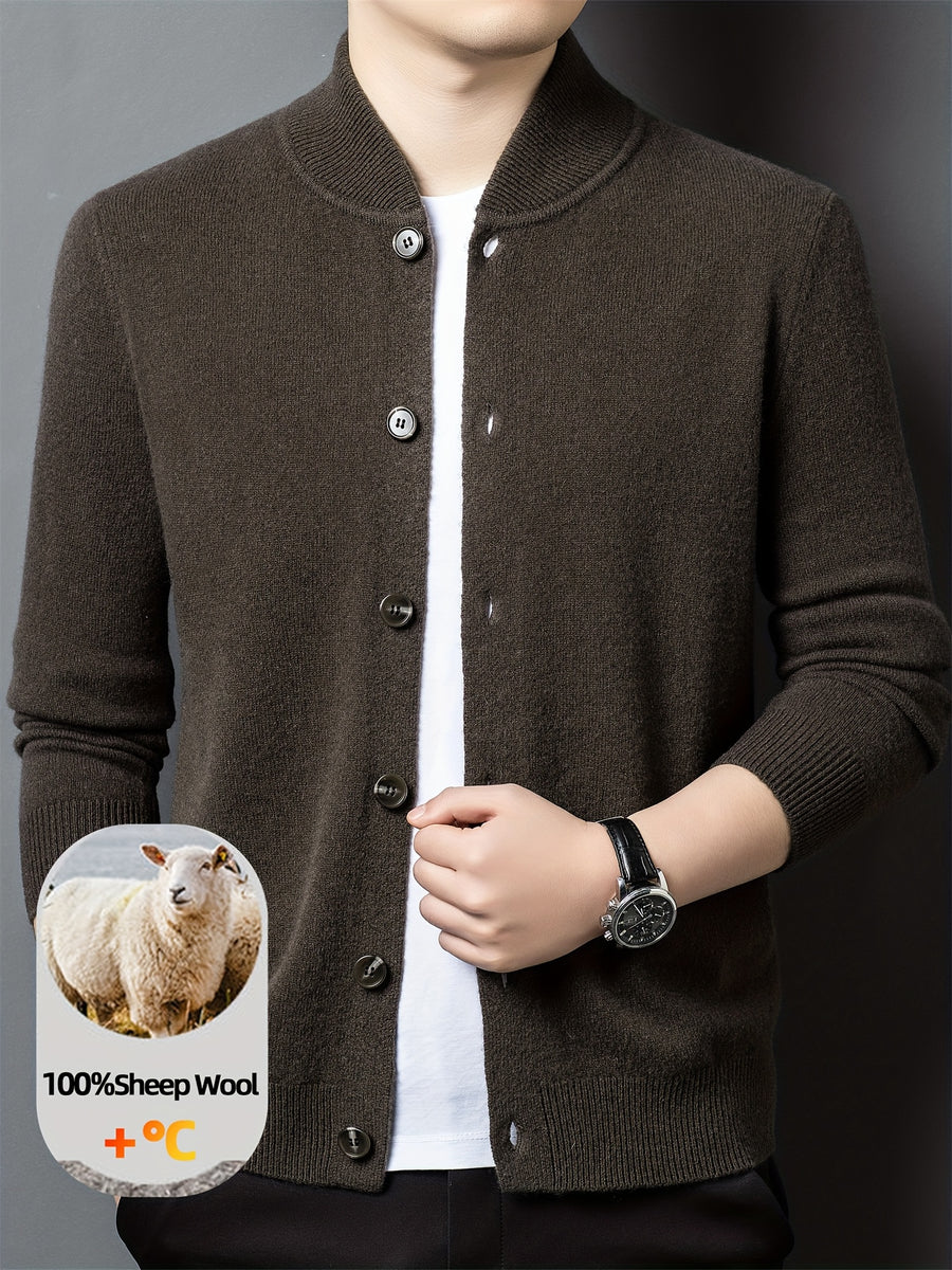 Xingfan OBM 2025 Autumn/Winter Men's 100% Wool Stand Collar Knit Cardigan, Crafted from Premium Pure Wool. Featuring a Simple yet Elegant Stand-up Collar and Single-breasted Button Design for Strong Warmth Retention. The Standard Fit Is Suitable - Olive Green