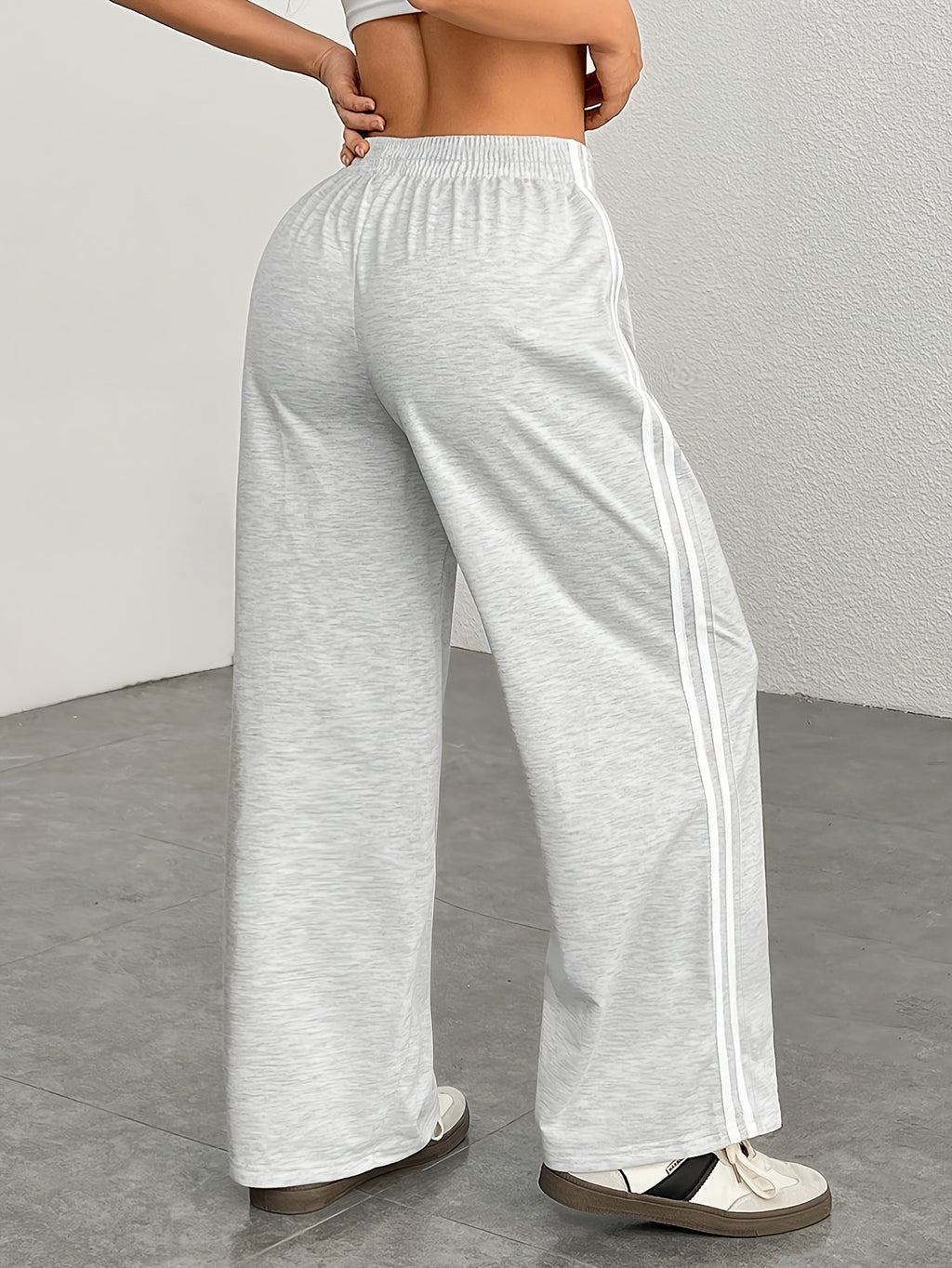 Women's European/American Style Winter Warmth Versatile Joggers - Solid Color Athletic Commuter Pants Suitable for Gym, Office & Casual Wear, Machine Washable Non- Pants for Year-Round Layering (No Transparency) - Light Grey