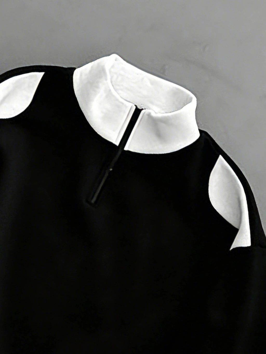 Men's  Plain Fit Color-Block Stand Collar Sweatshirt, Featuring a Black and White Contrasting Color Splicing, with a Three-quarter Zipper and Stand-up Collar Design, in a Vintage Motorcycle Biker Style - Black