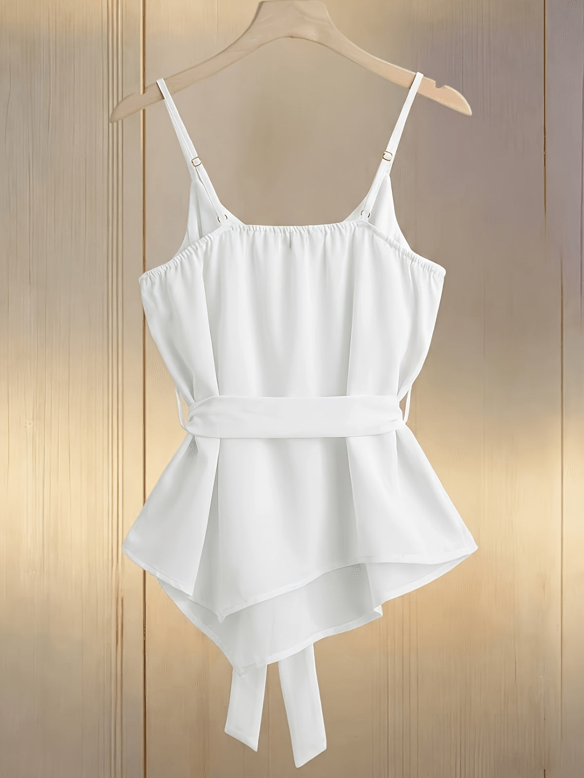 New Style Women's Strappy Camisole Vest, Versatile Summer Body-Conforming Base Layer, Elegant Ladies' Inner Top - White