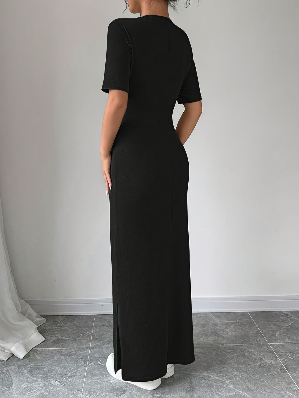 A Tailored, Solid Black Dress for Women, Featuring a Slit Design, Suitable for Everyday Wear in Spring And Summer - Black