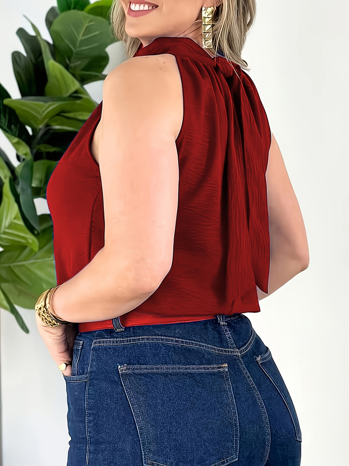 Solid Color Sleeveless Halter Neck Fashion Top - Red