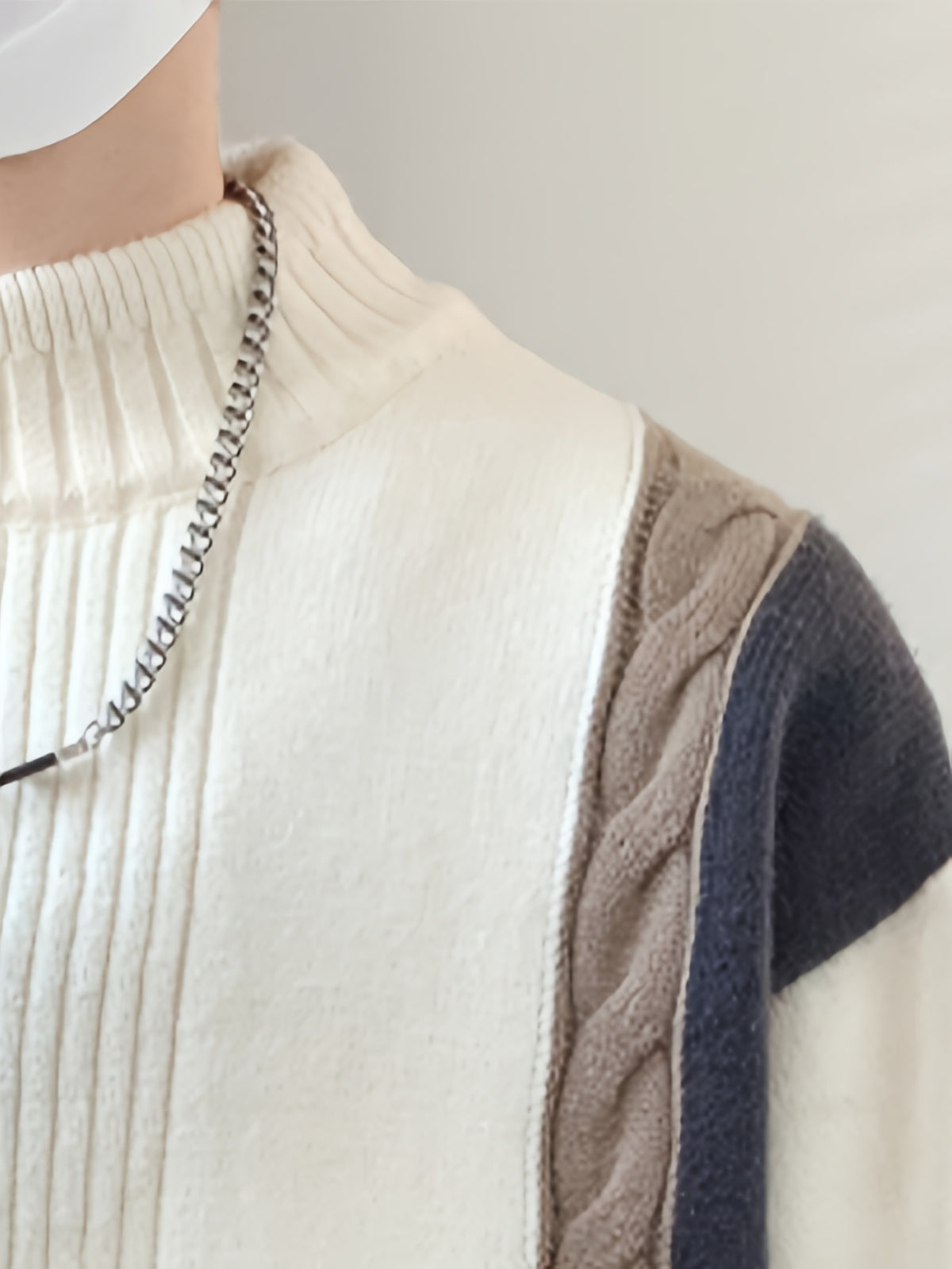 Young Men'S Semi High Neck Multi-Color Spliced Knit Sweater, Autumn And Winter New Warm Sweater, Fashionable And Casual Versatile - White