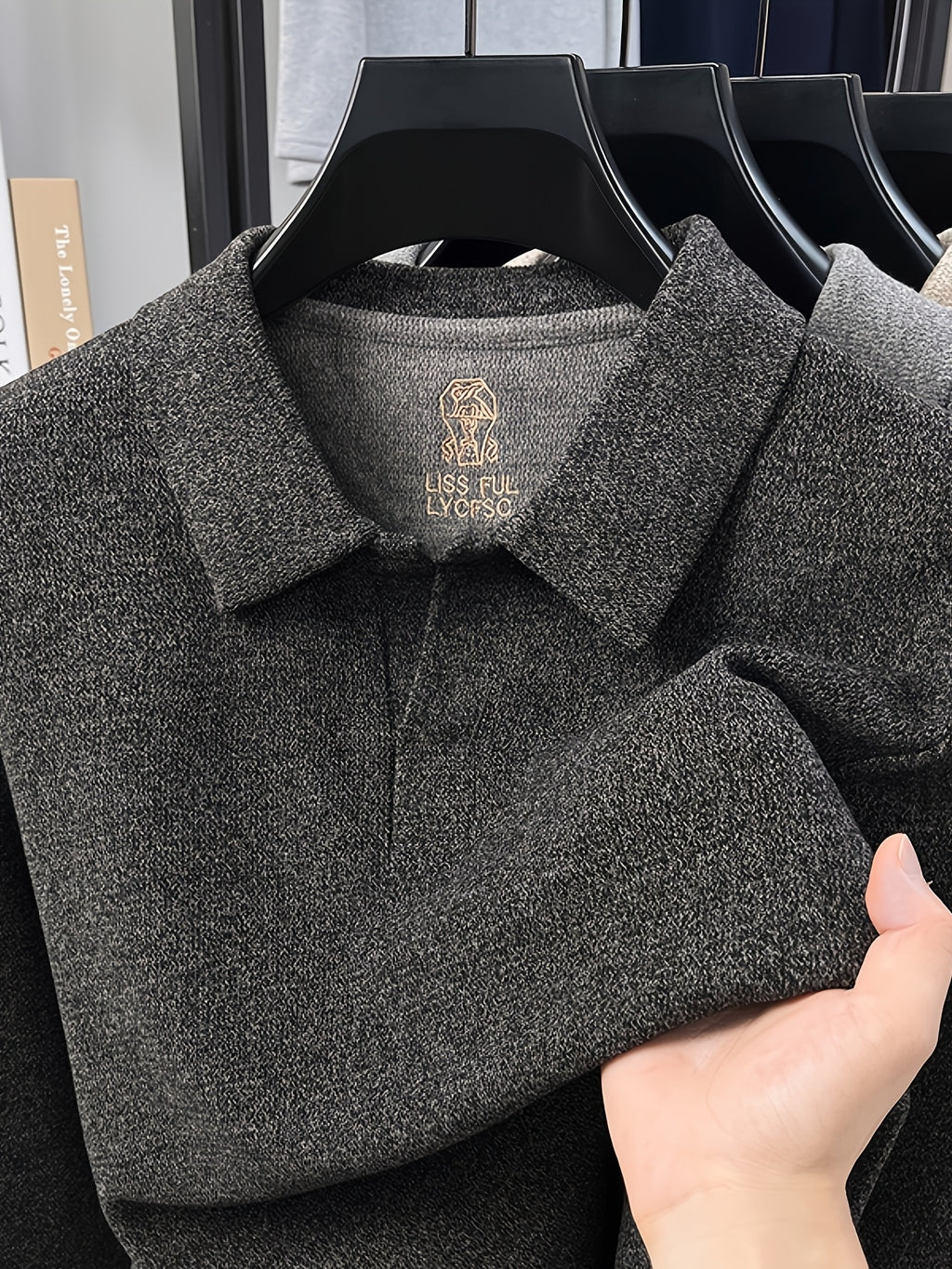 Men's Solid Color Long-Sleeve Polo Knit Shirt, Soft and Skin-Friendly Blended Yarn Polo Shirt, Semi-Open Collar for Easy Wear and Universal Fit, Suitable for Daily Commuting, Visiting Friends and Family, Casual Loose-Fit Long-Sleeve T-Shirt - Black