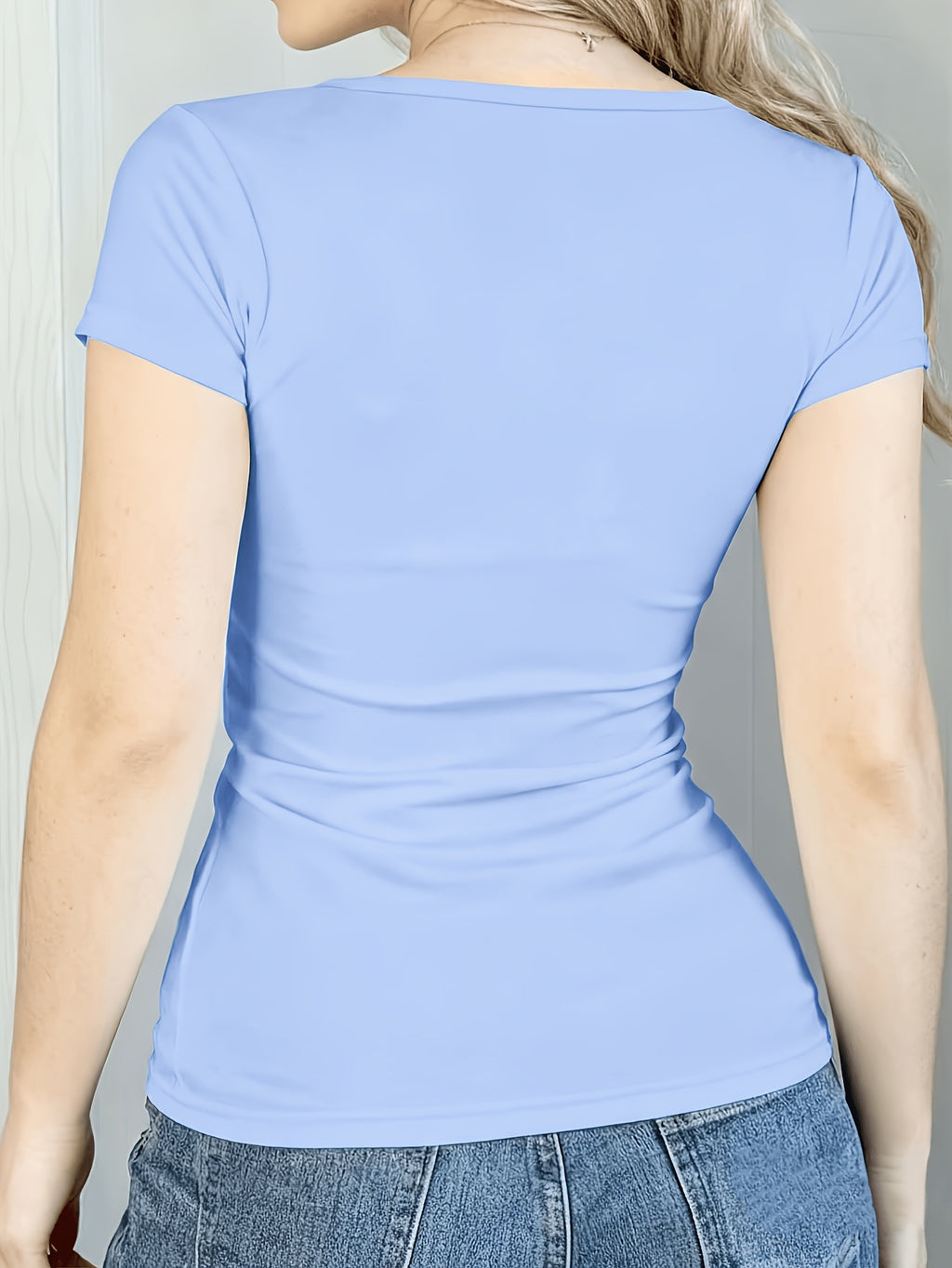 Artistic Smiling Face Pattern, Women'S Hot Outfit with Sexy Design And Buttons, Non-V-Neck Women'S T-Shirt, Suitable for All Four Seasons, Revealing Y20K/Casual/Sports/Commuting/Fashionable/Elegant, Comfortable And Breathable Gift - Sky Blue