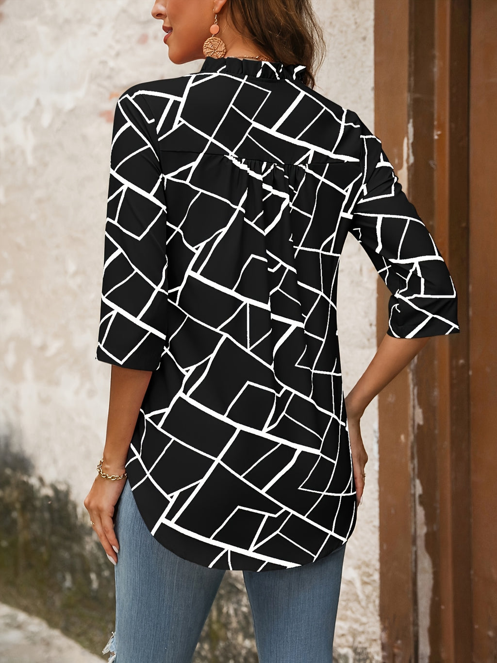 Elegant  Geometric Pattern V-neck Pullover Half-sleeve Shirt - Black