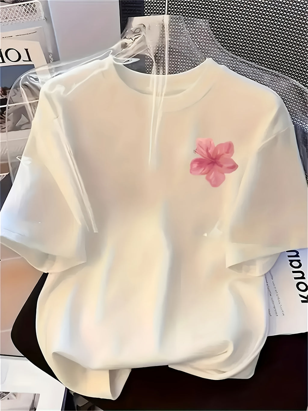 Women'S Fashion Printed Short Sleeve T-Shirt, Left Chest Floral Decorative Pattern, Round Neck Casual All-Season Women'S Top - White