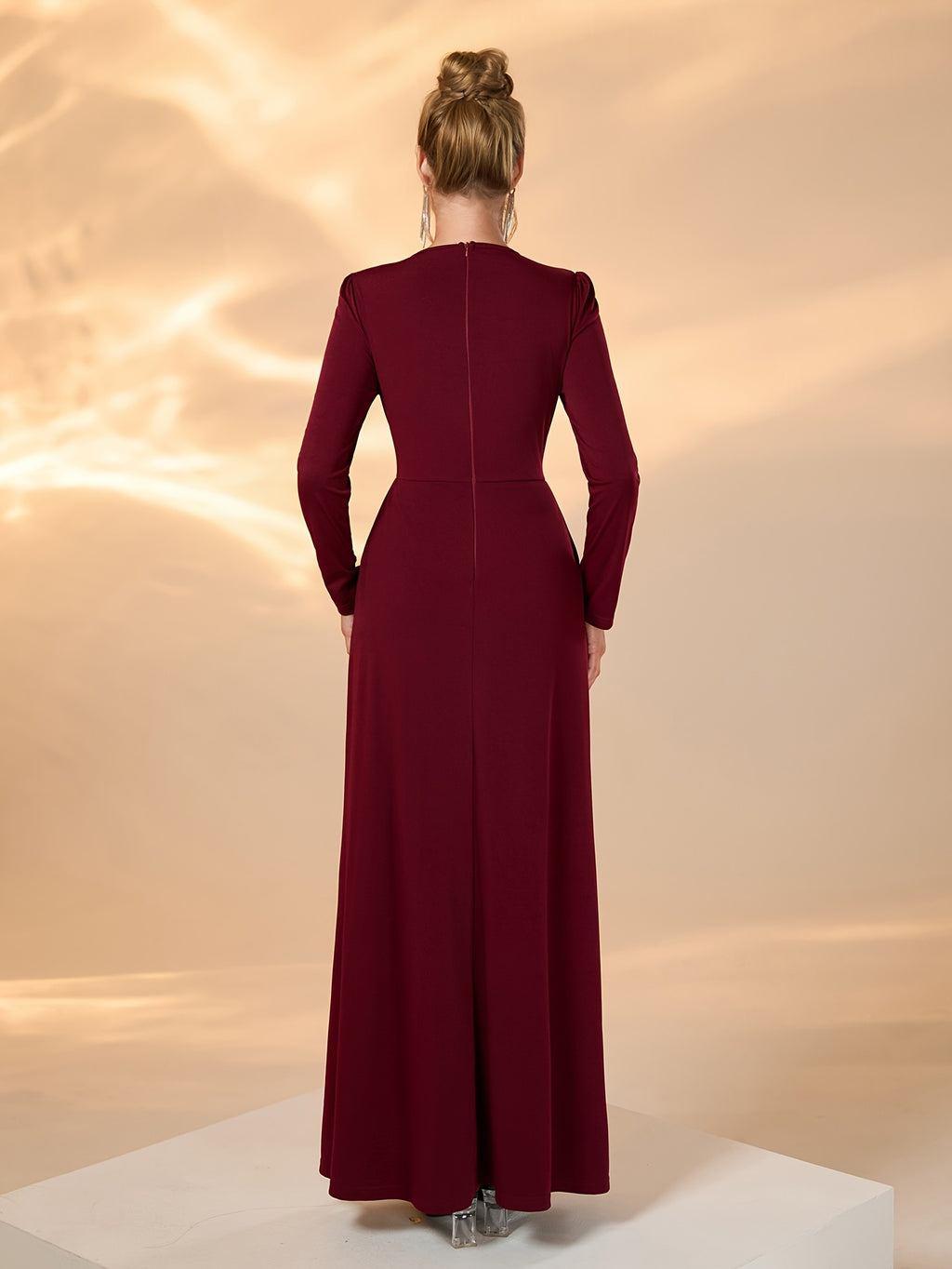 Elegant Red Rhinestone Embellished Wedding Bridesmaid Party Evening Gown - Long Sleeve, Round Neck, Floor-Length Formal Dress for Women, Bridesmaid Dress, Special Occasion Wear, Sophisticated Craftsmanship - Burgundy