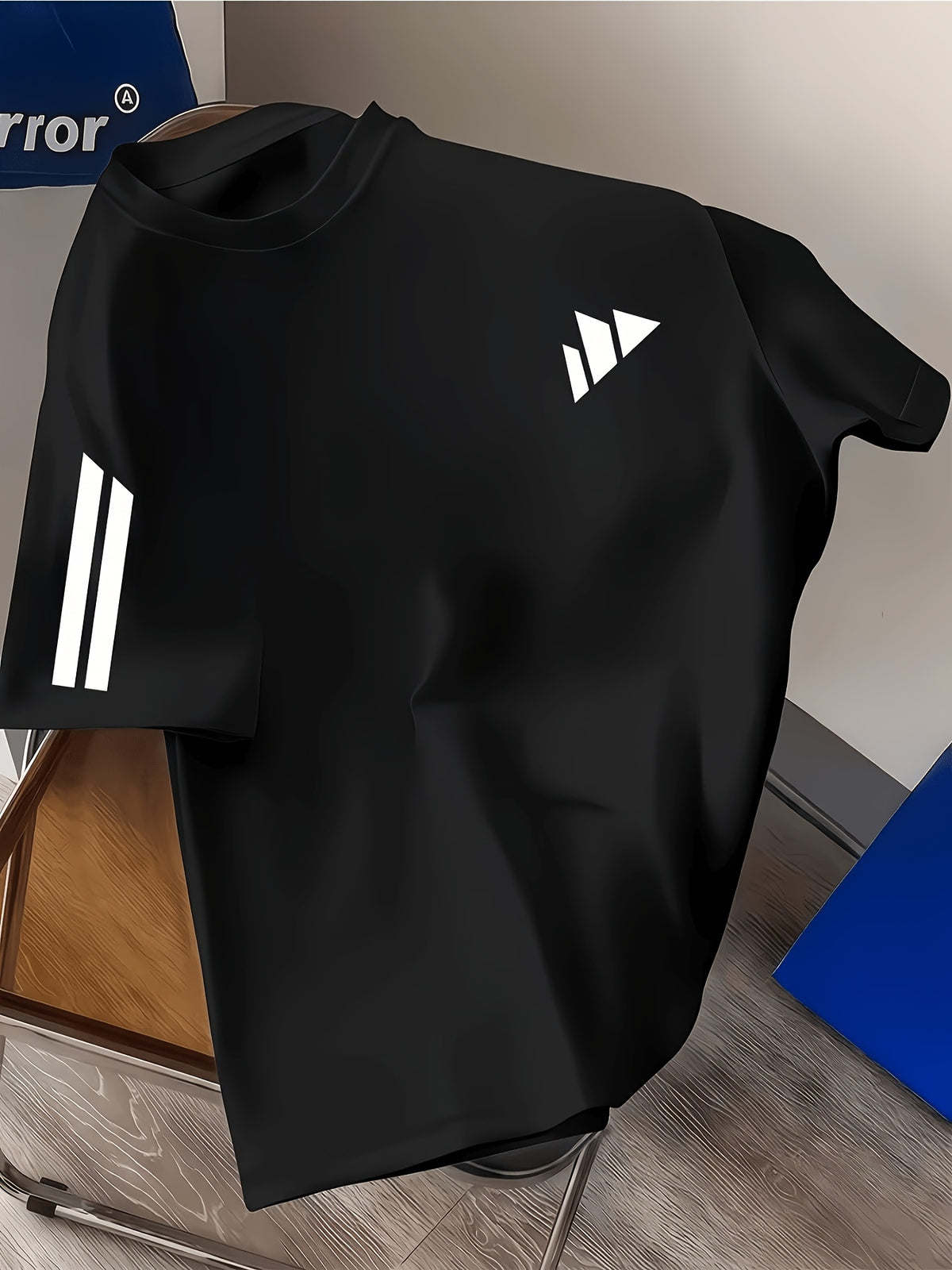 Suitable for Both Casual And Sports Activities! This T-Shirt with a Mountain-Shaped Logo Print Features Quick-Drying And Breathable Fabric, Keeping You Comfortable During Workouts And Not Sticky When Sweating During Commuting. The Easy Sporty Print - Black